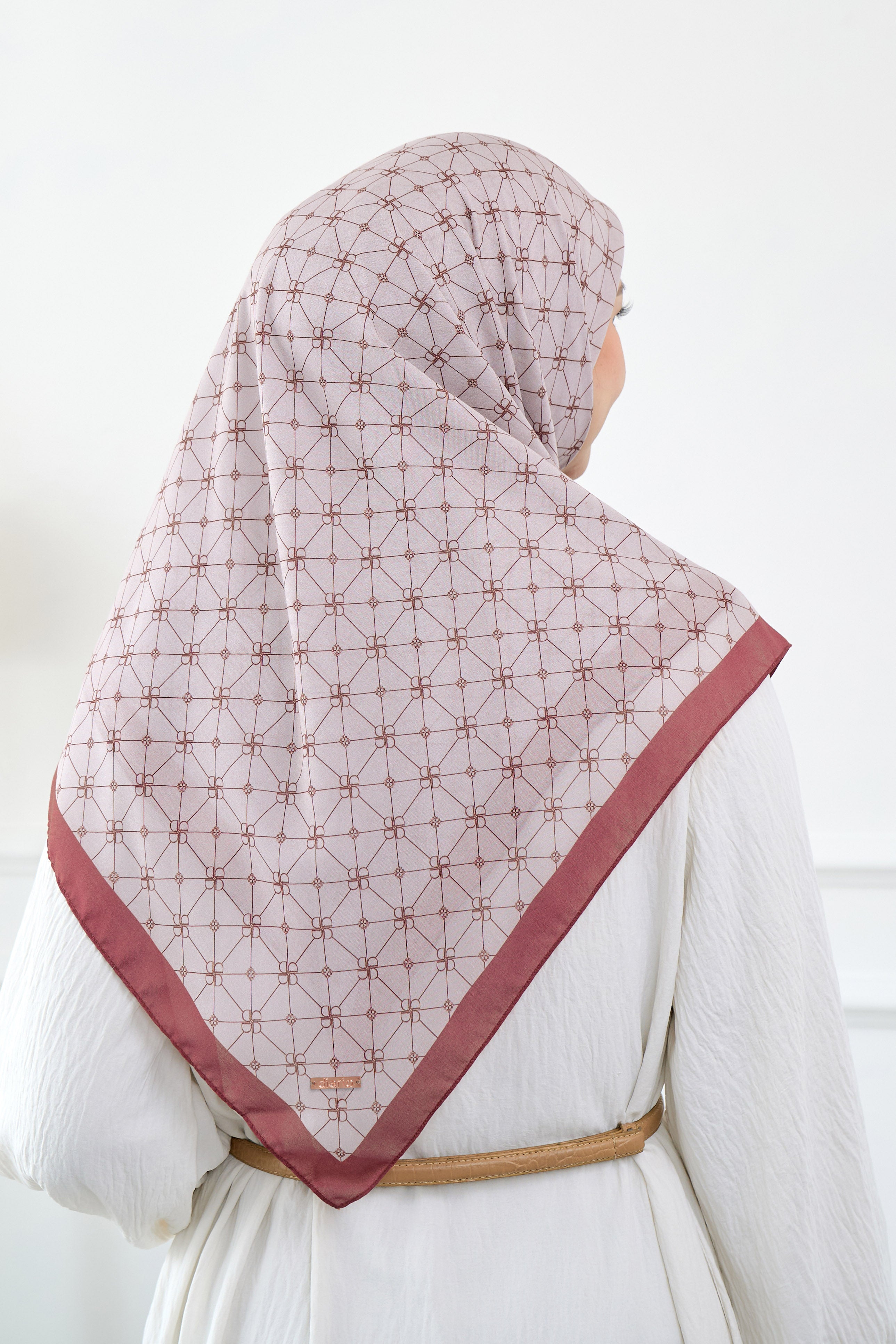 Ultrafine Elmira Scarf Kerudung Segi Empat