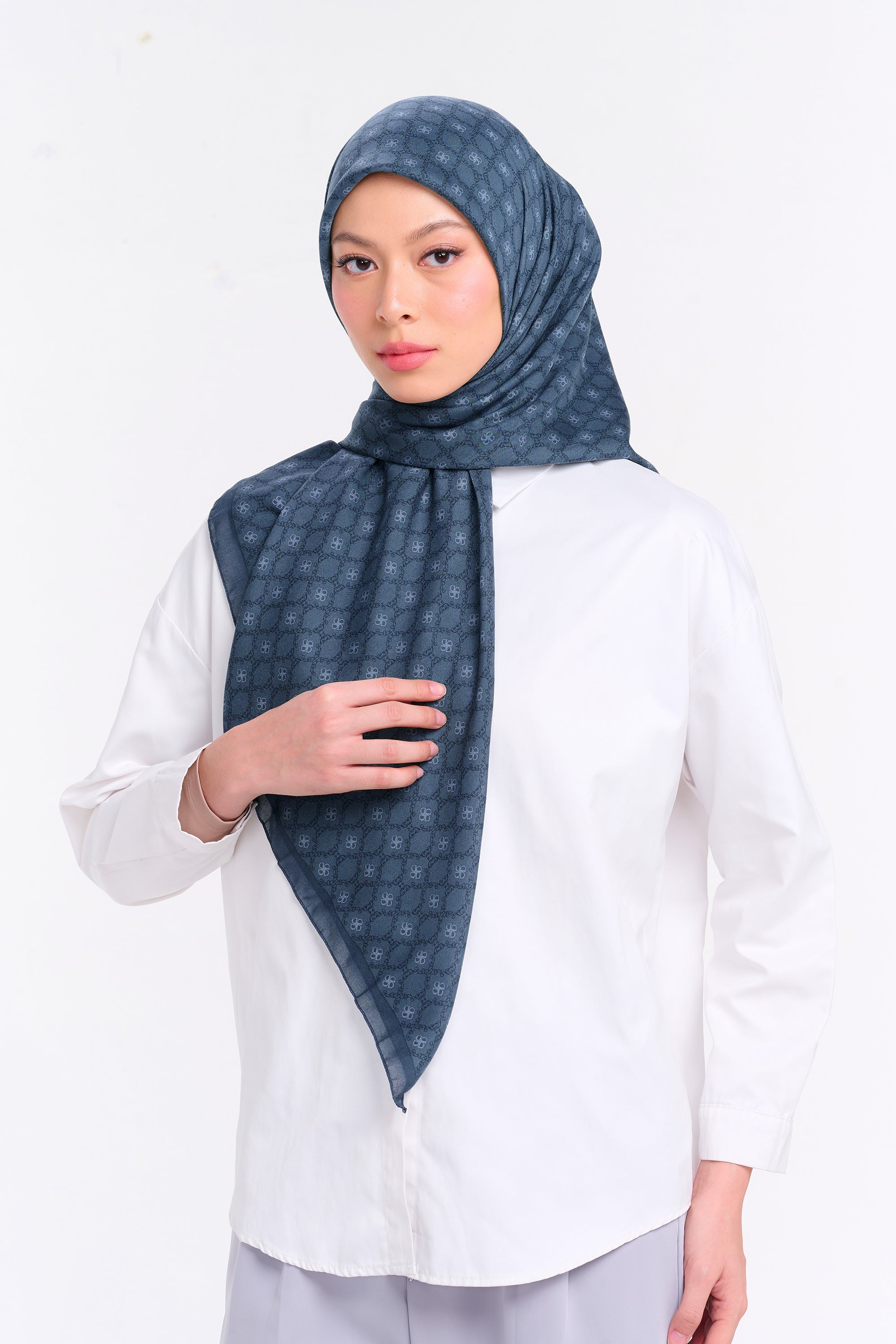 Ultrafine Ferisha Scarf Kerudung Segi Empat