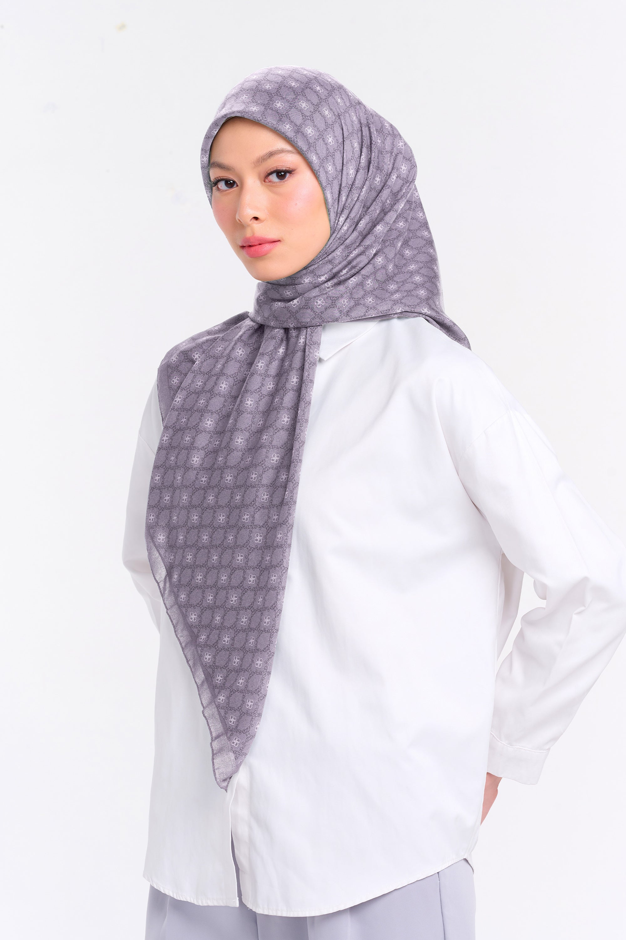 Ultrafine Ferisha Scarf Kerudung Segi Empat