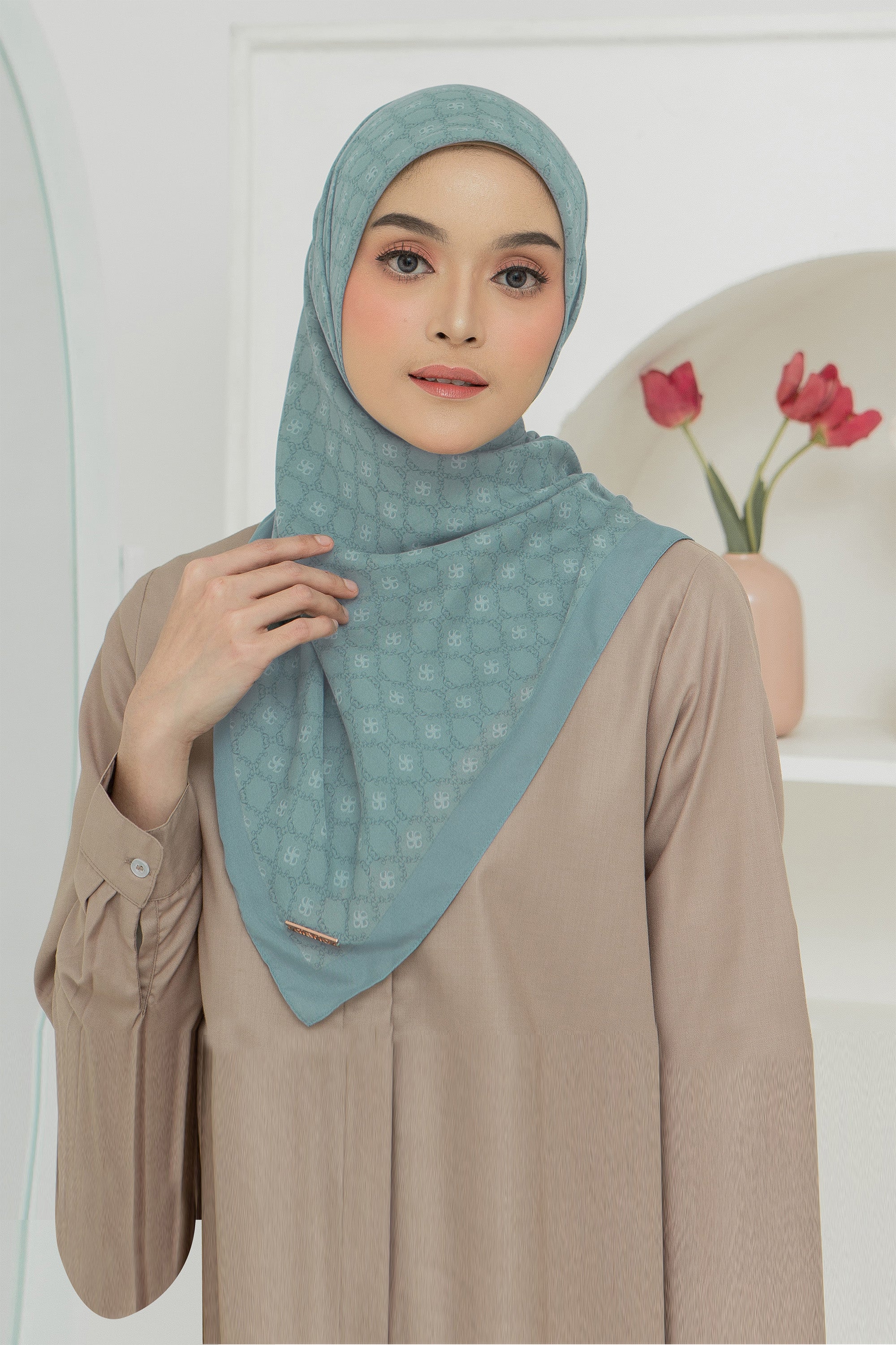 Ultrafine Ferisha Scarf Kerudung Segi Empat