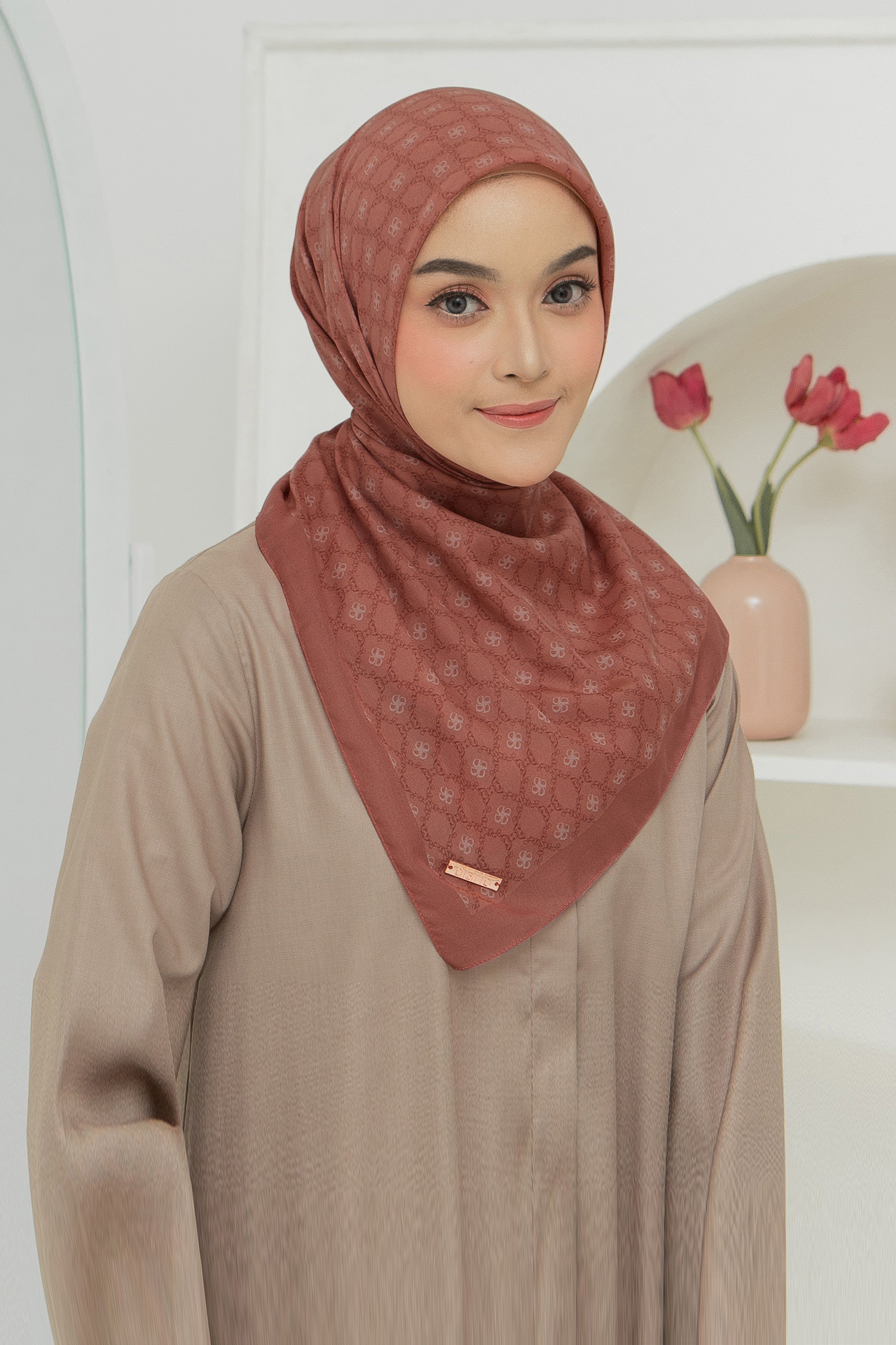 Ultrafine Ferisha Scarf Kerudung Segi Empat