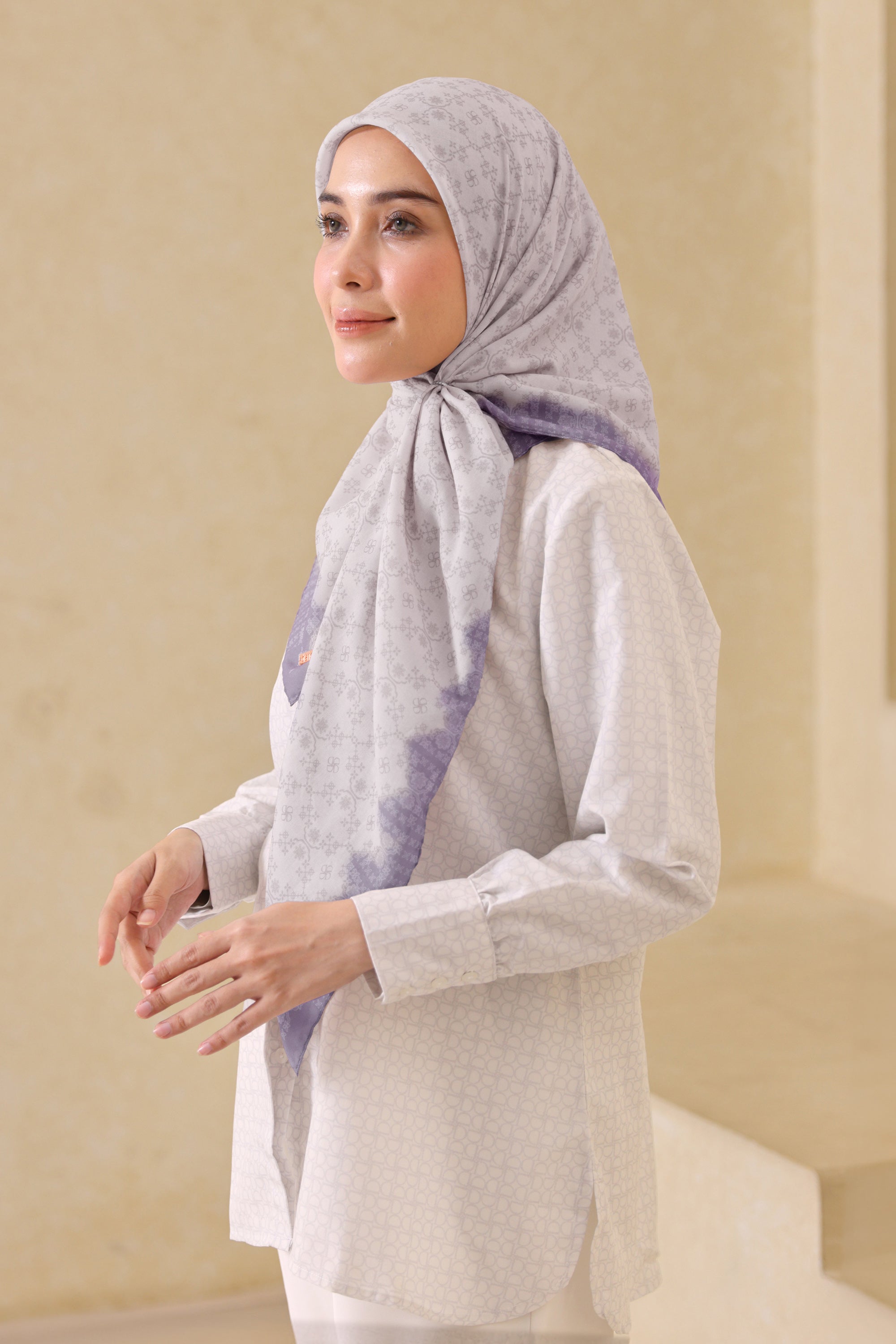 Ultrafine Gianna Scarf Kerudung Segi Empat