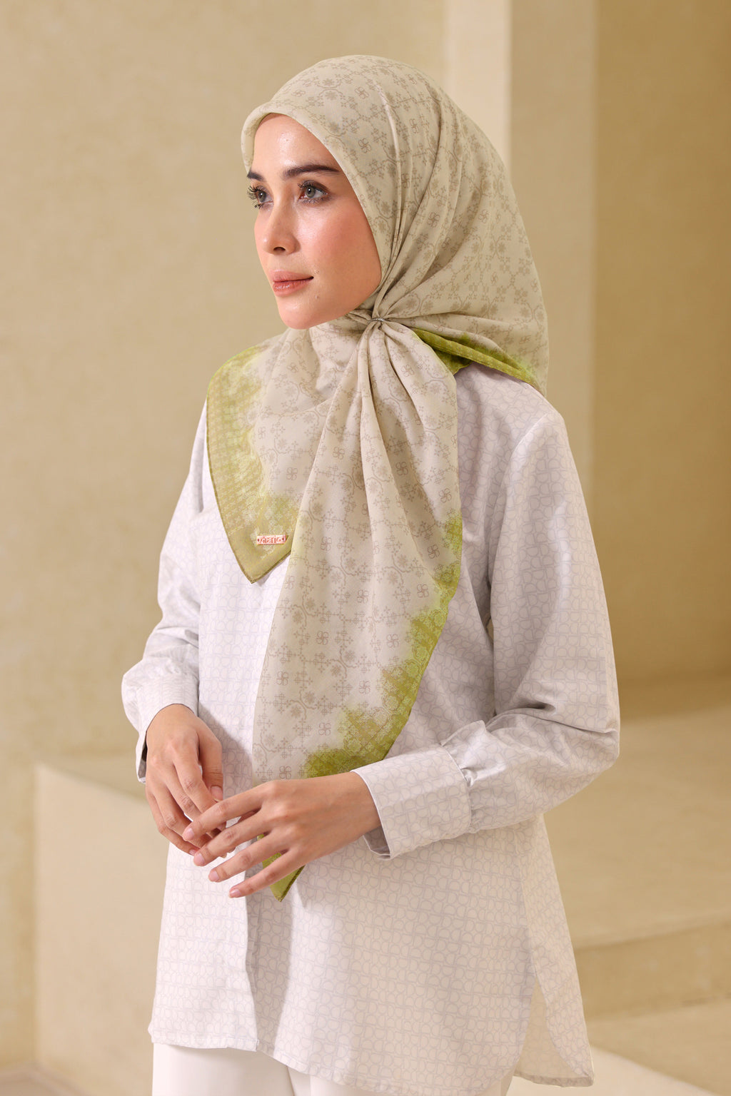 Ultrafine Gianna Scarf Kerudung Segi Empat