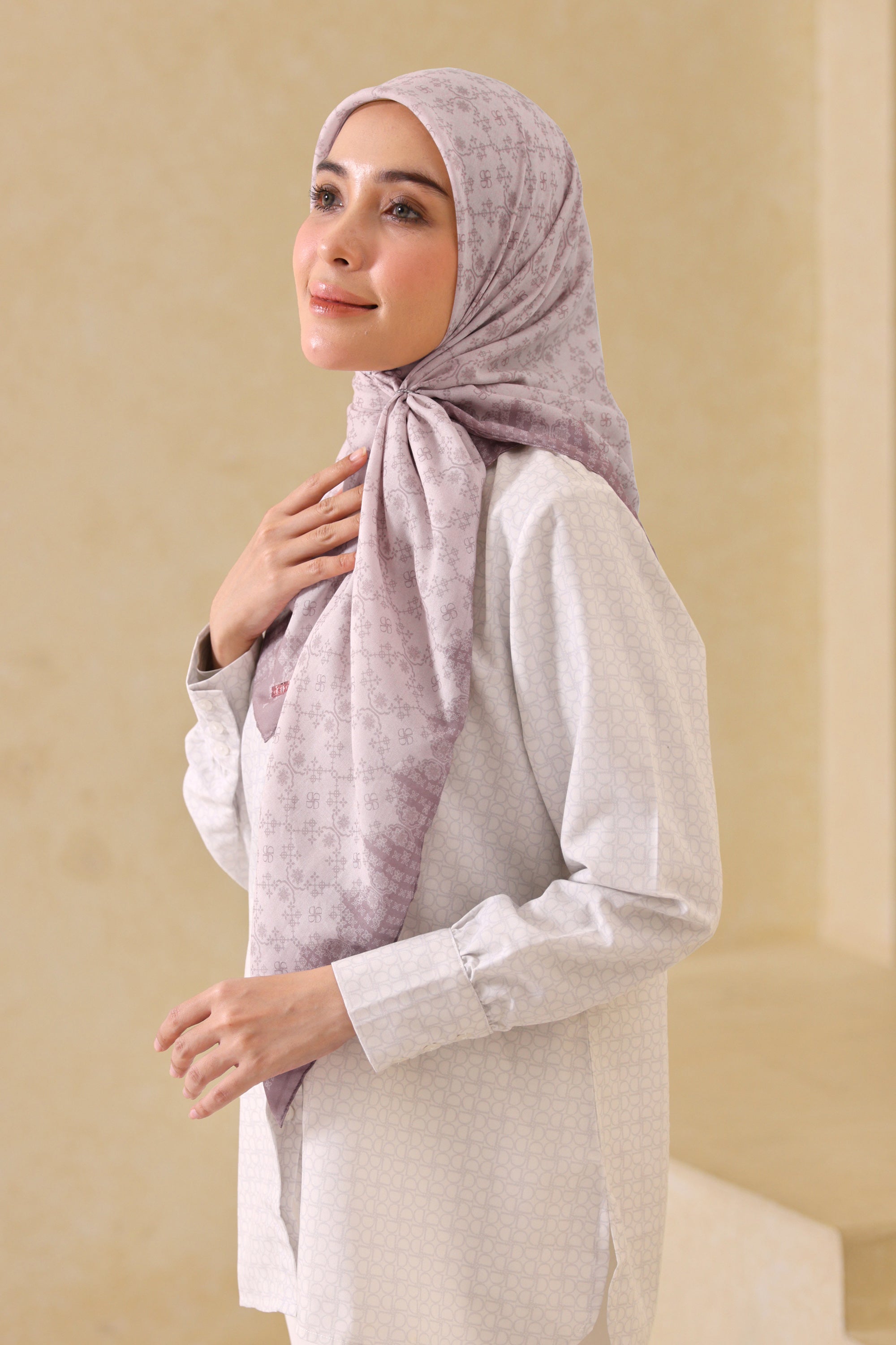 Ultrafine Gianna Scarf Kerudung Segi Empat