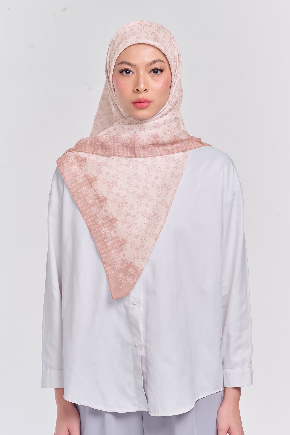 Ultrafine Gianna Scarf Kerudung Segi Empat