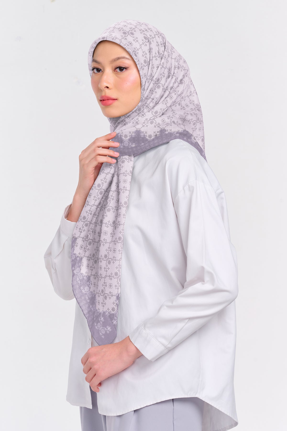 Ultrafine Gianna Scarf Kerudung Segi Empat