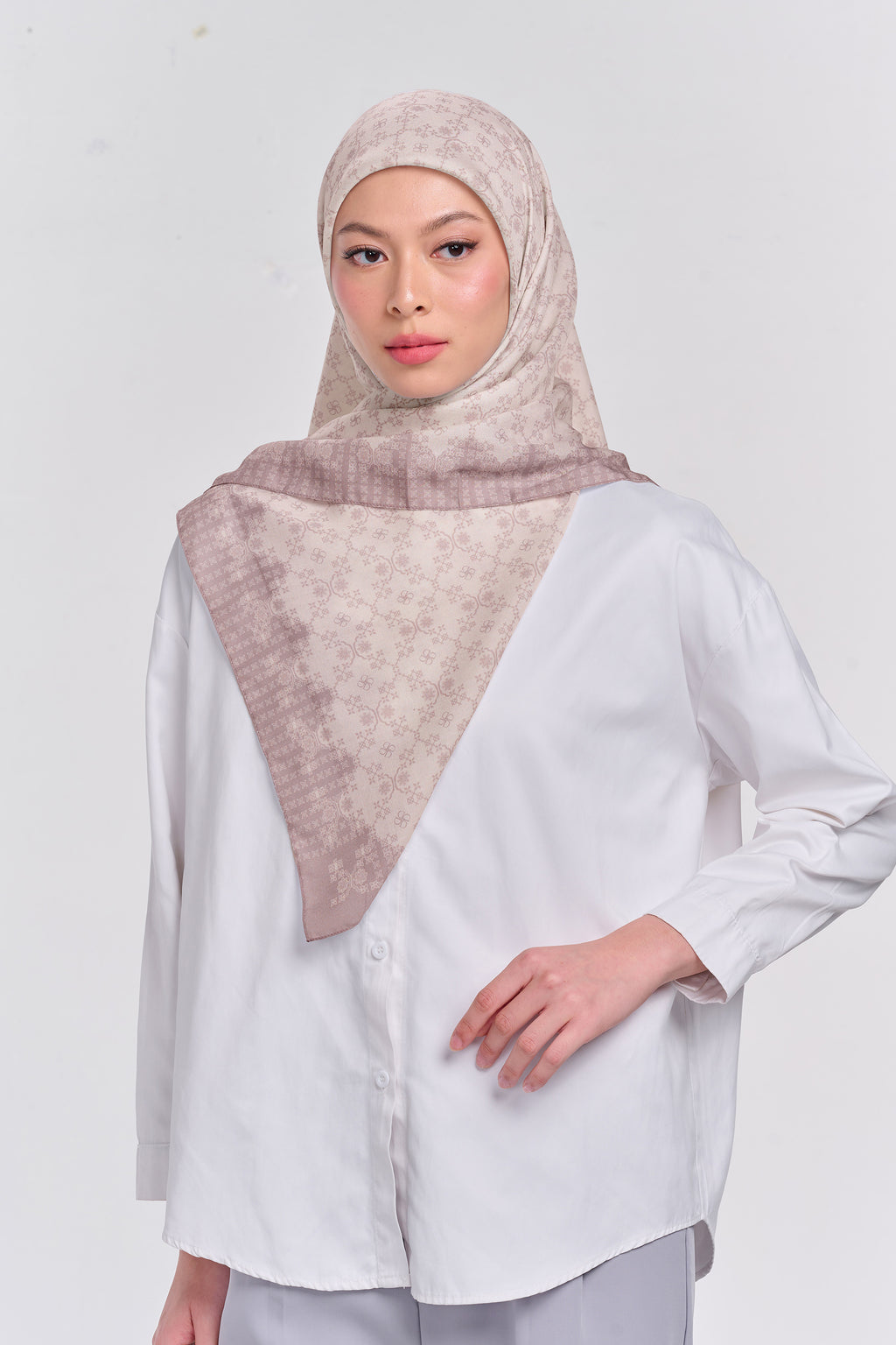 Ultrafine Gianna Scarf Kerudung Segi Empat