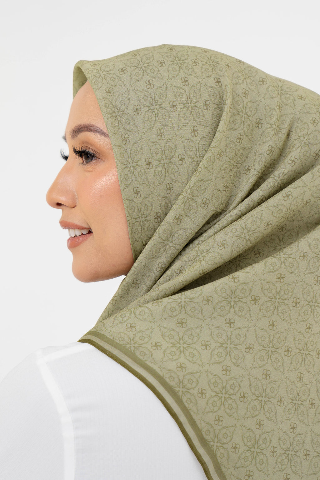 Ultrafine Luna Scarf Kerudung Segi Empat