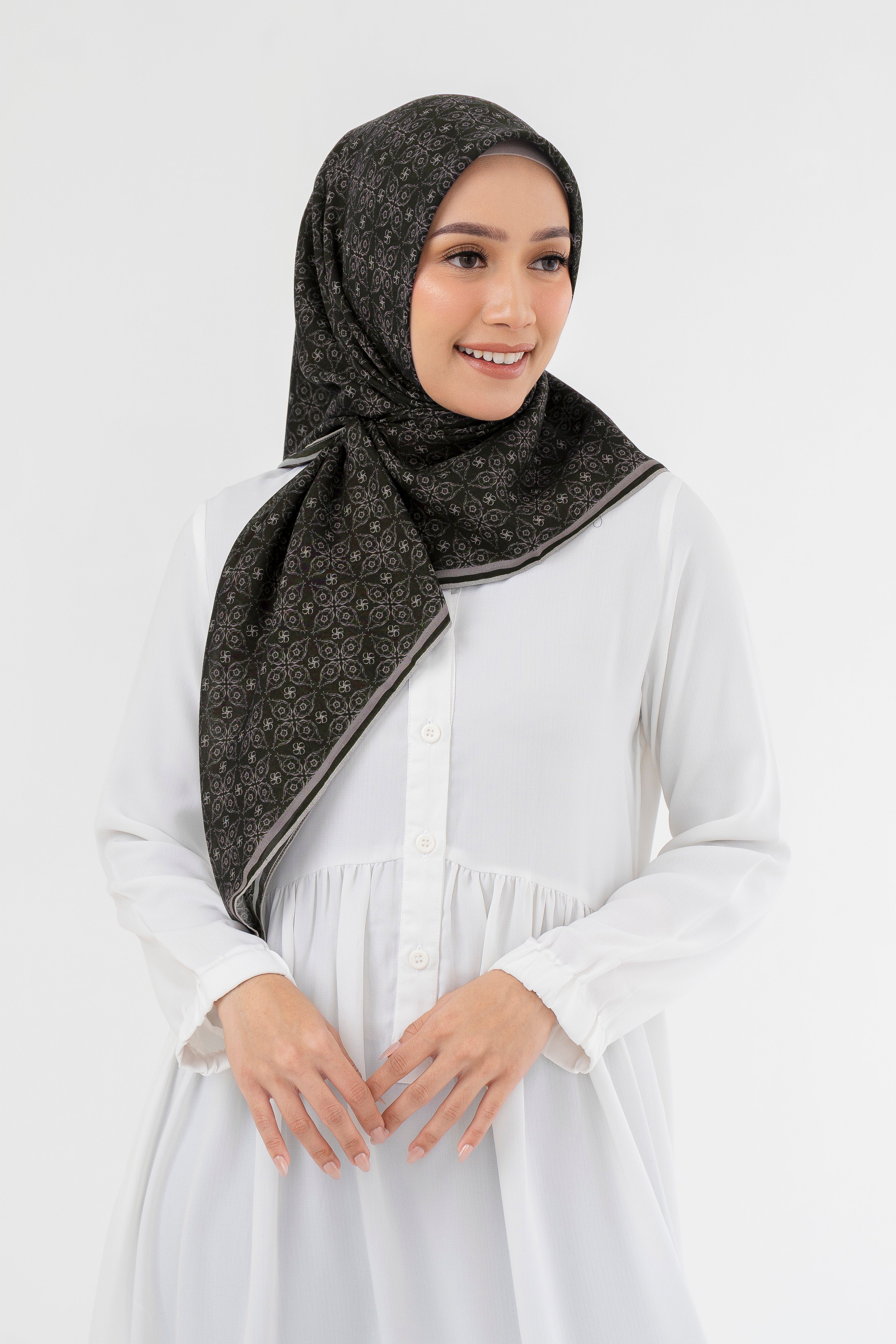 Ultrafine Luna Scarf Kerudung Segi Empat