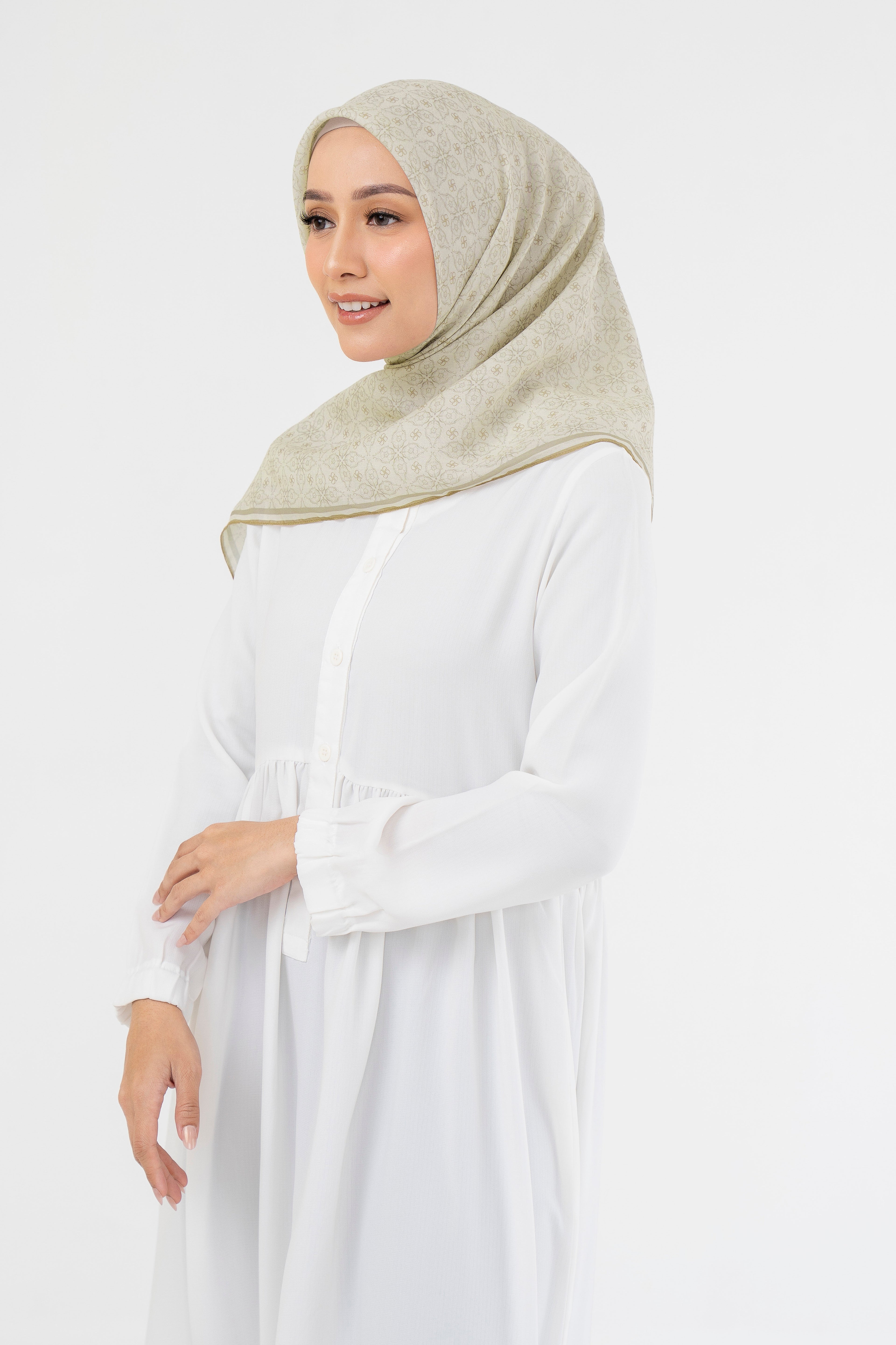 Ultrafine Luna Scarf Kerudung Segi Empat