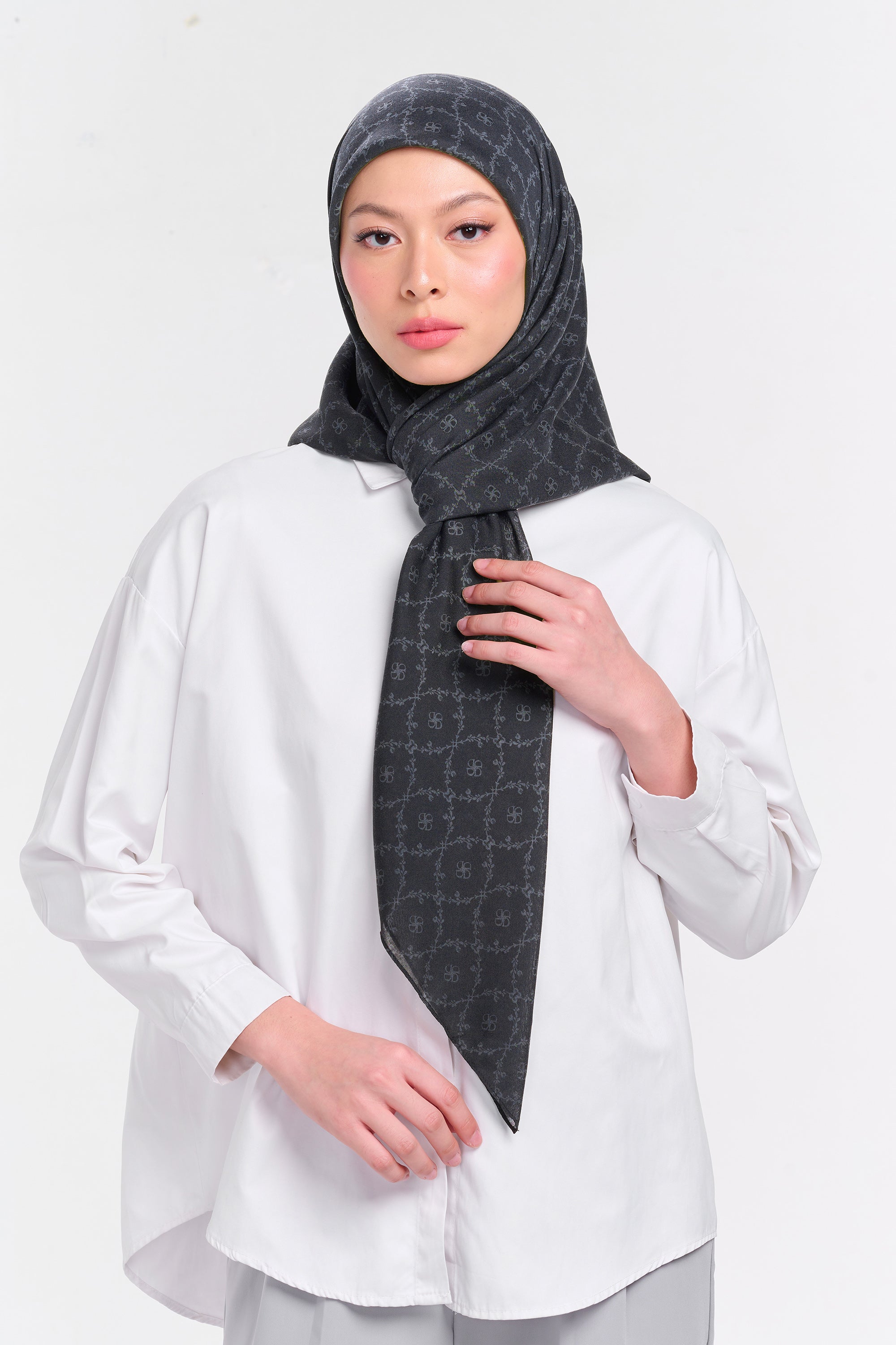 Ultrafine Ileana Scarf Kerudung Segi Empat
