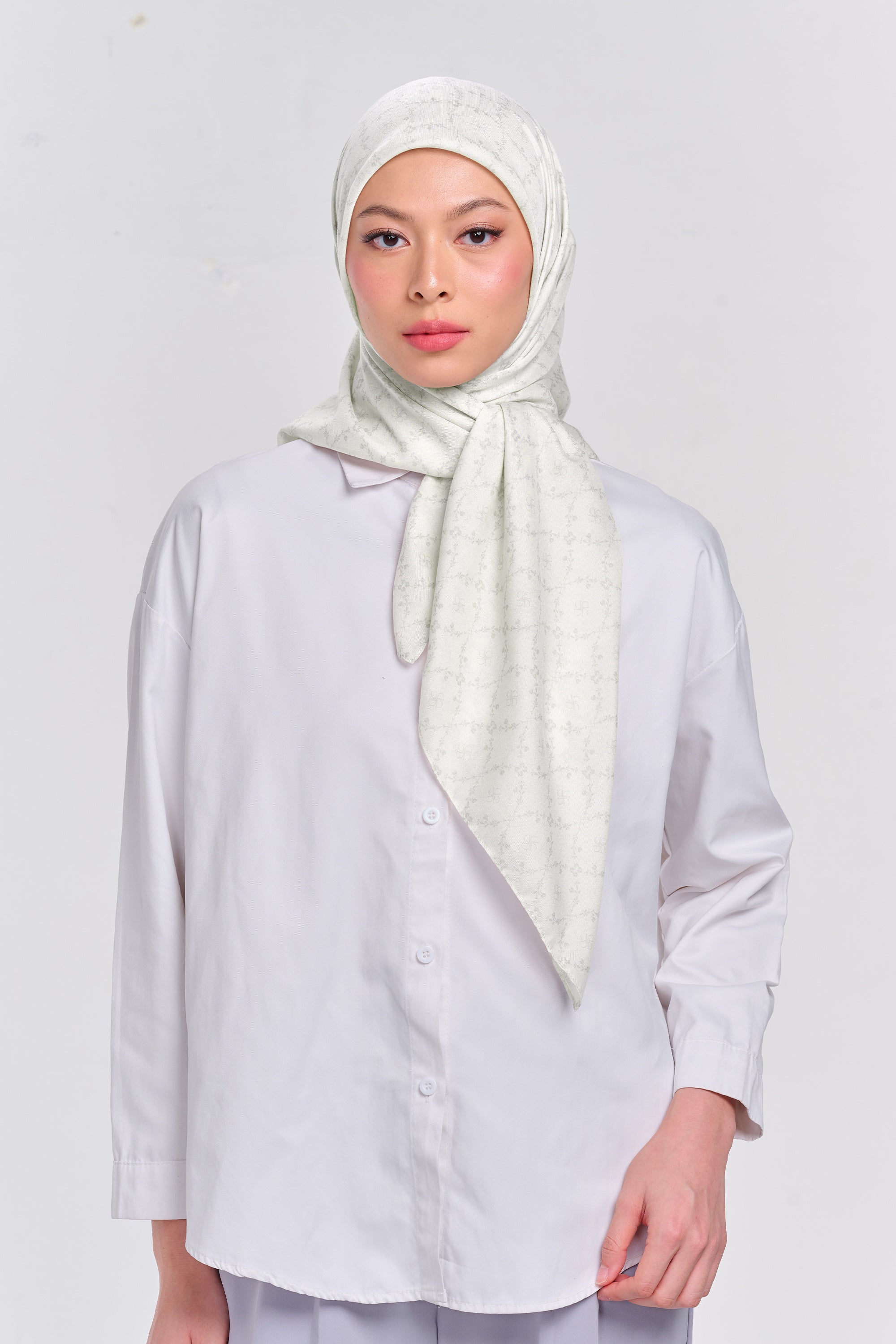 Ultrafine Ileana Scarf Kerudung Segi Empat