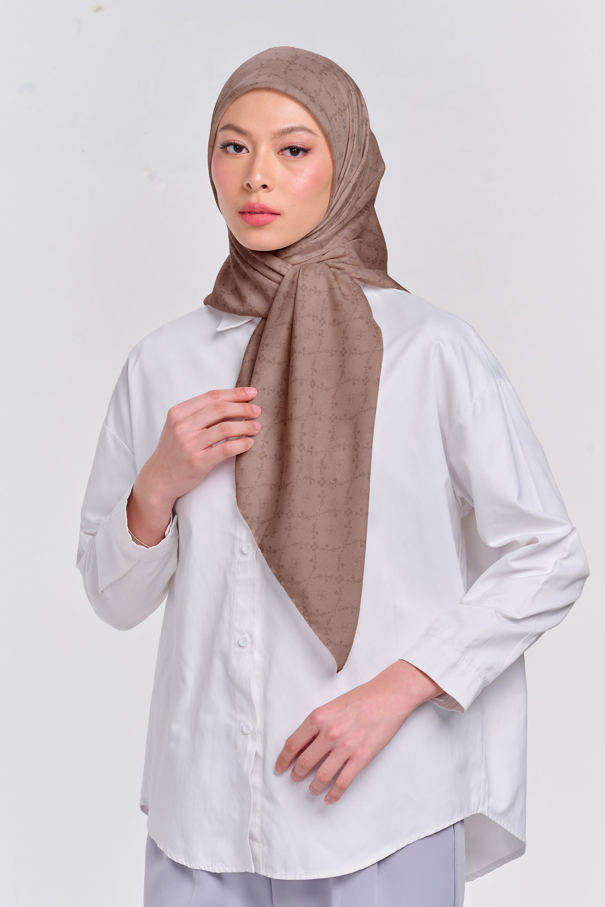 Ultrafine Ileana Scarf Kerudung Segi Empat