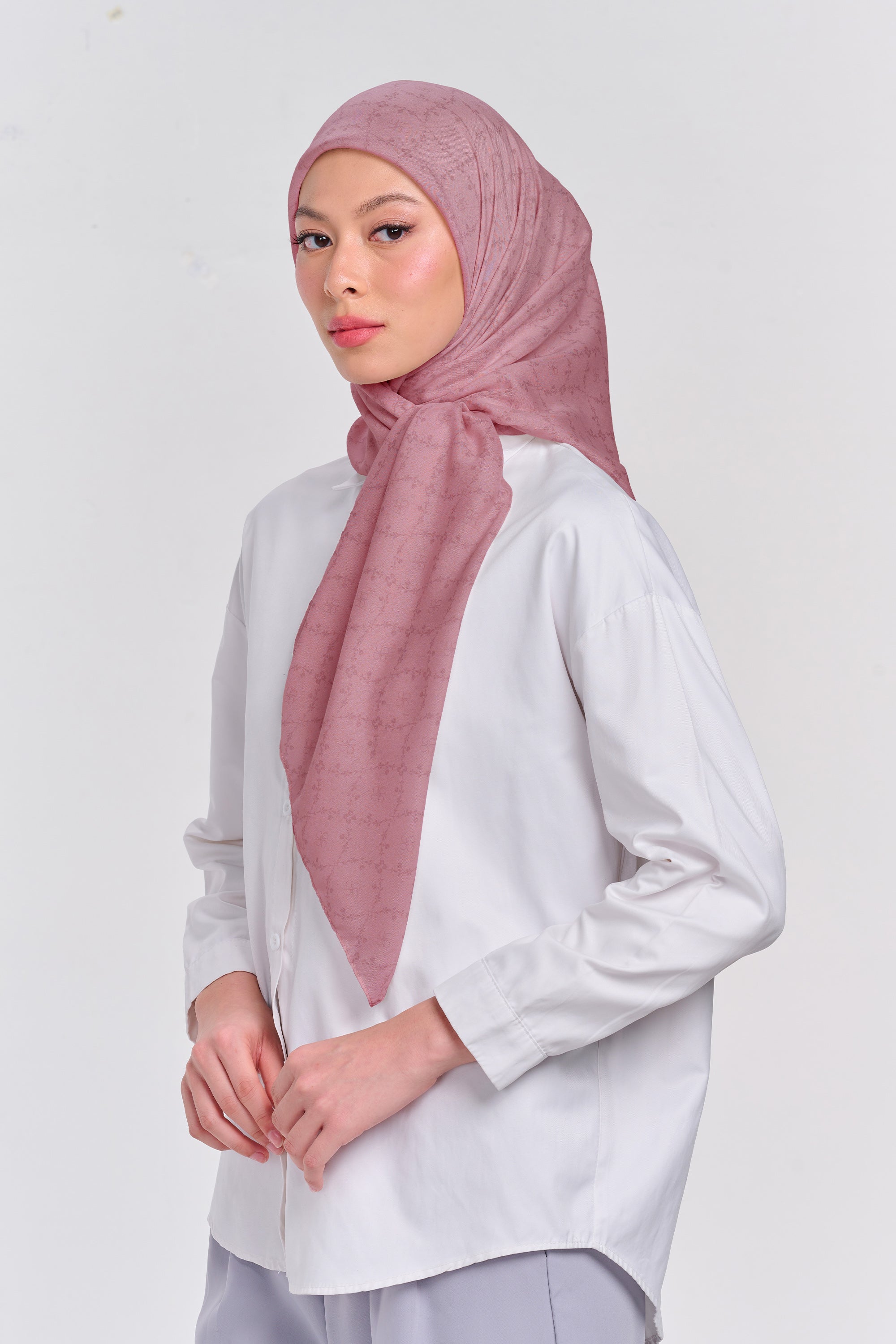 Ultrafine Ileana Scarf Kerudung Segi Empat