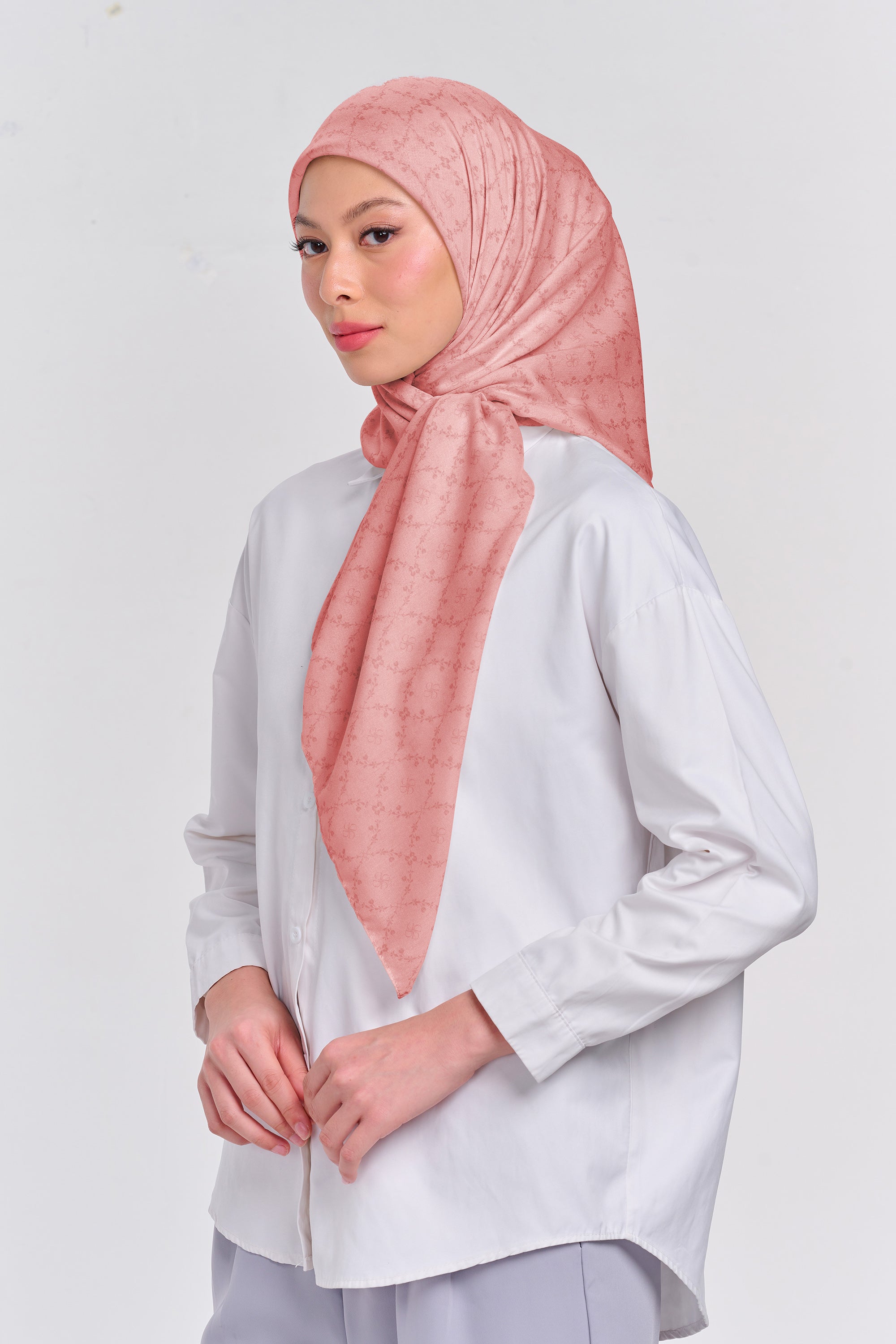Ultrafine Ileana Scarf Kerudung Segi Empat
