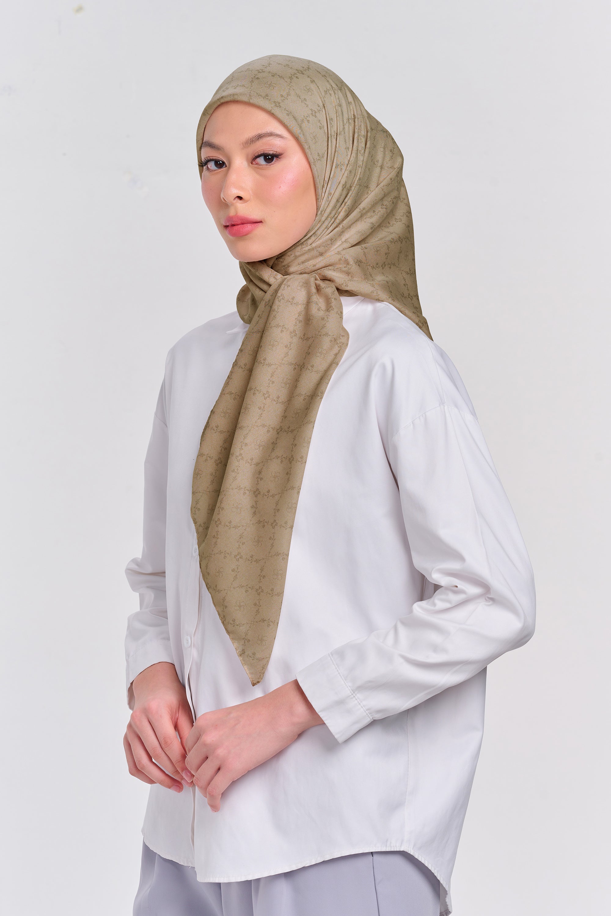 Ultrafine Ileana Scarf Kerudung Segi Empat