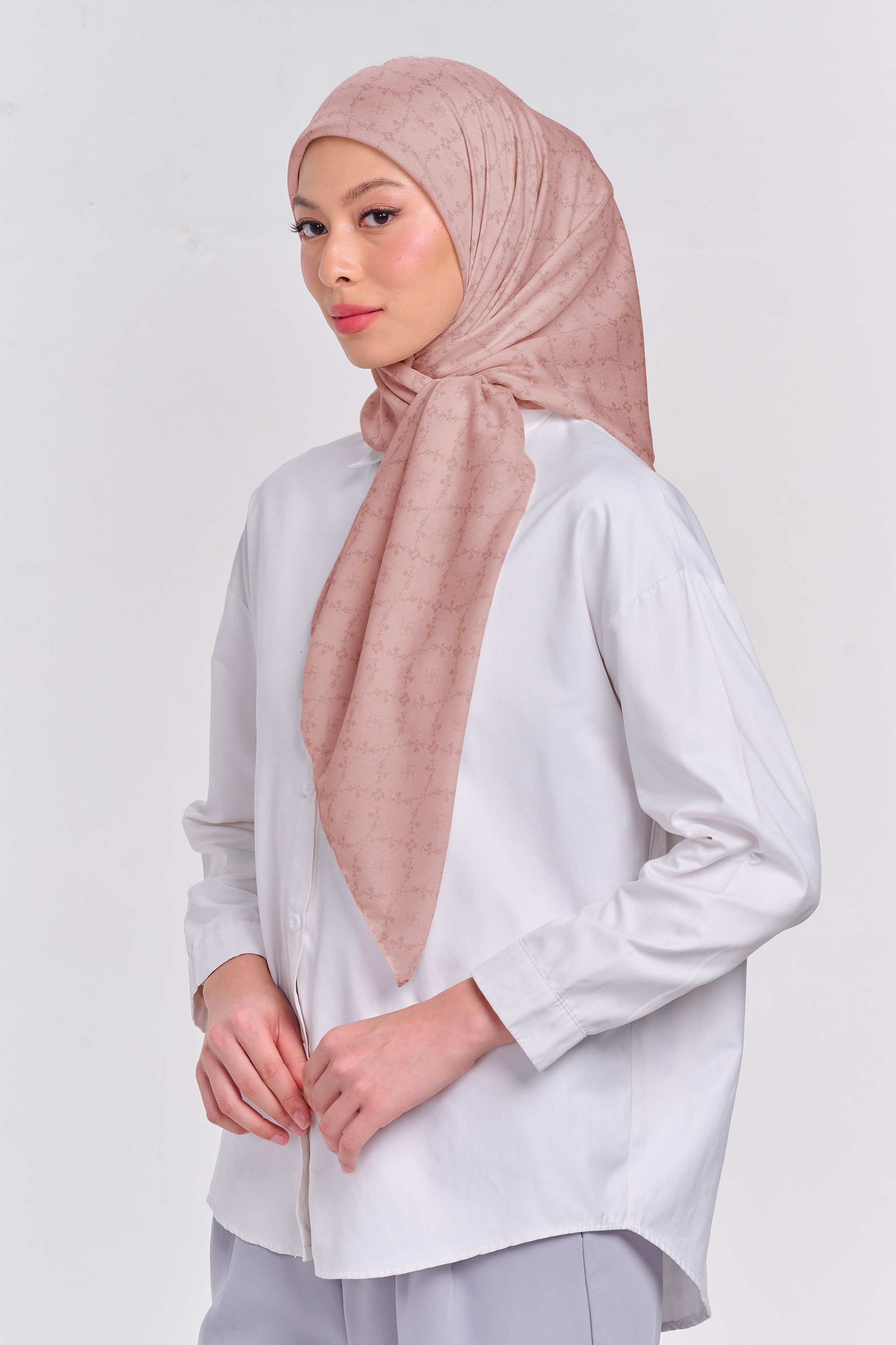 Ultrafine Ileana Scarf Kerudung Segi Empat