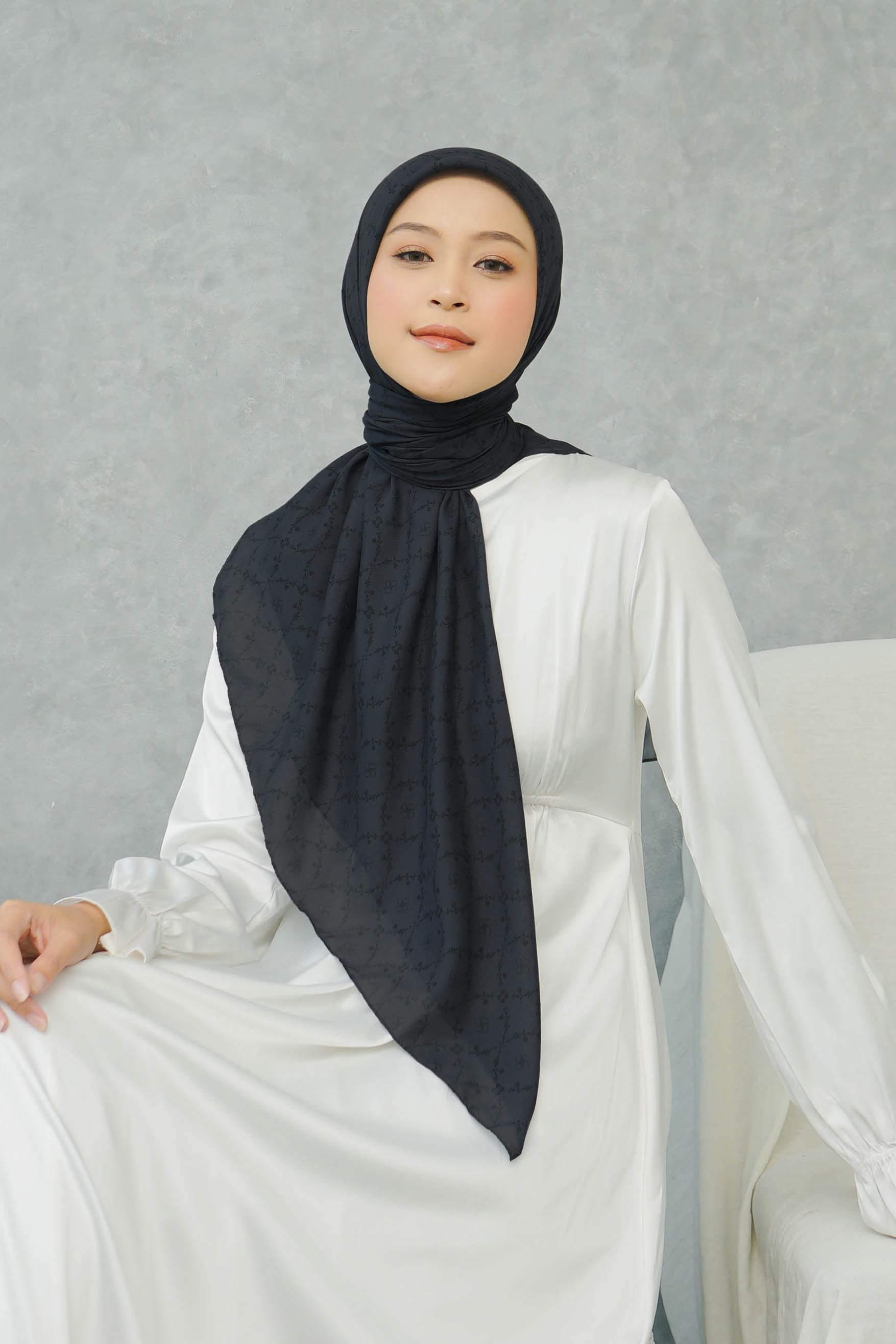 Ultrafine Ileana Scarf Kerudung Segi Empat