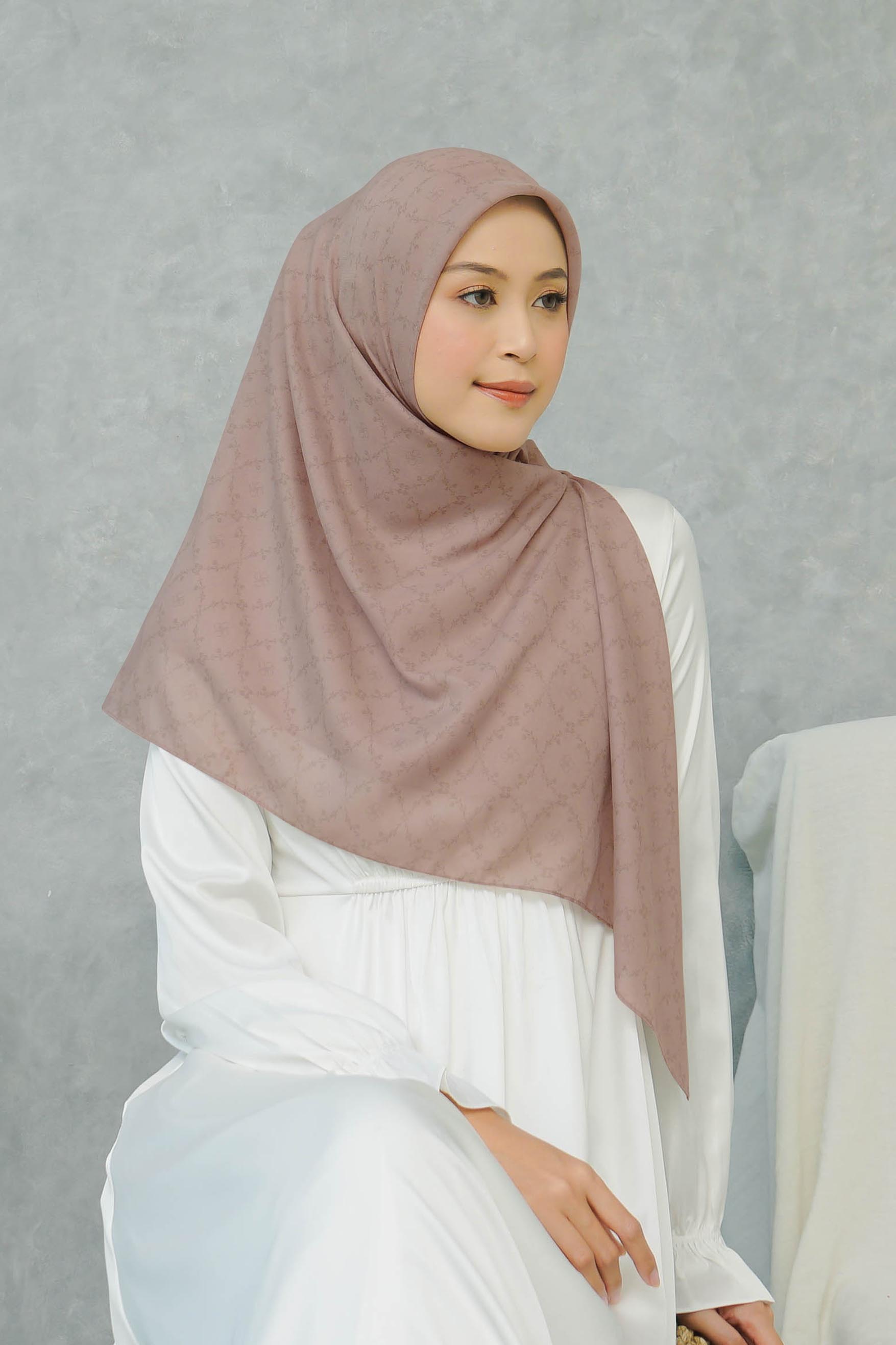 Ultrafine Ileana Scarf Kerudung Segi Empat