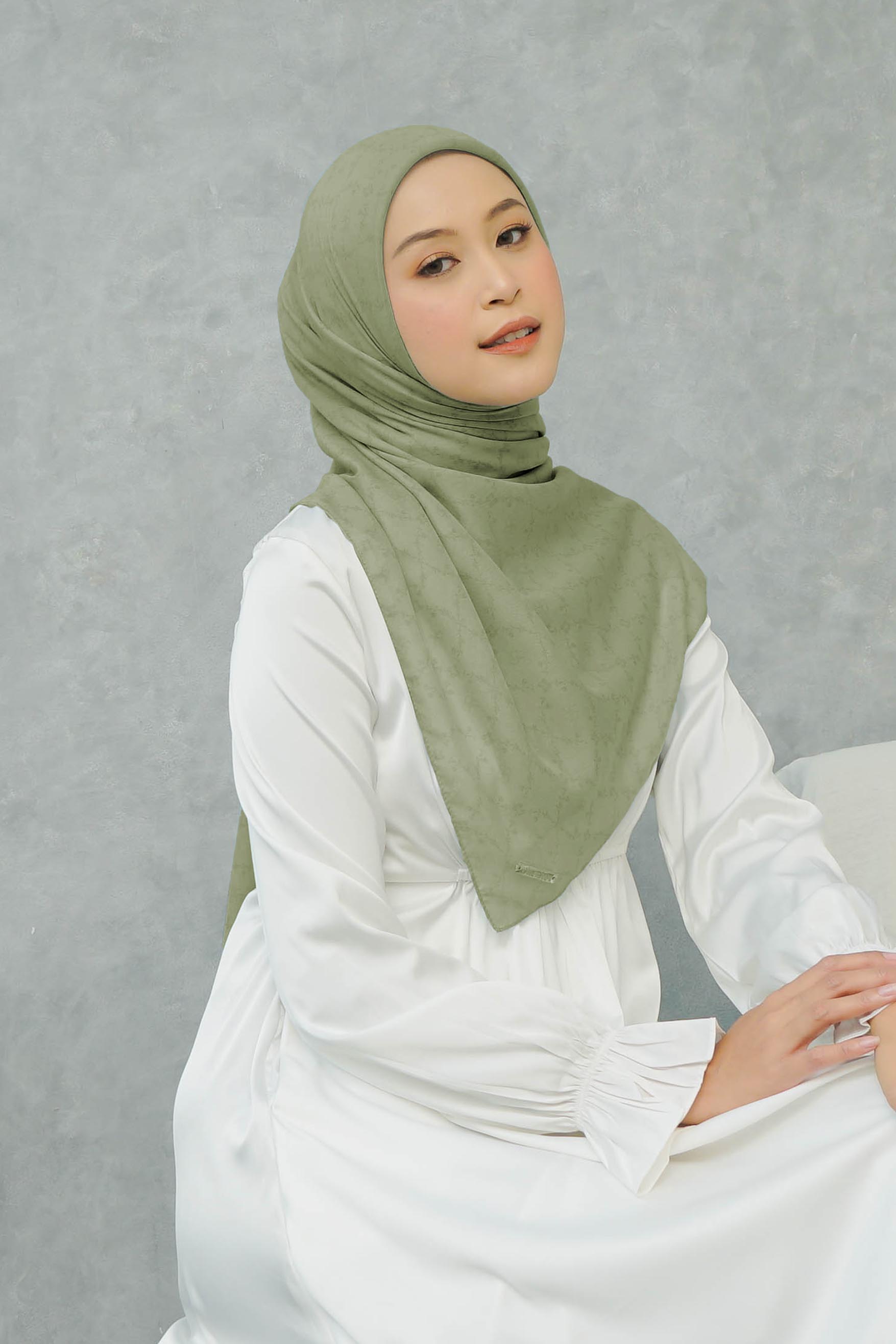 Ultrafine Ileana Scarf Kerudung Segi Empat