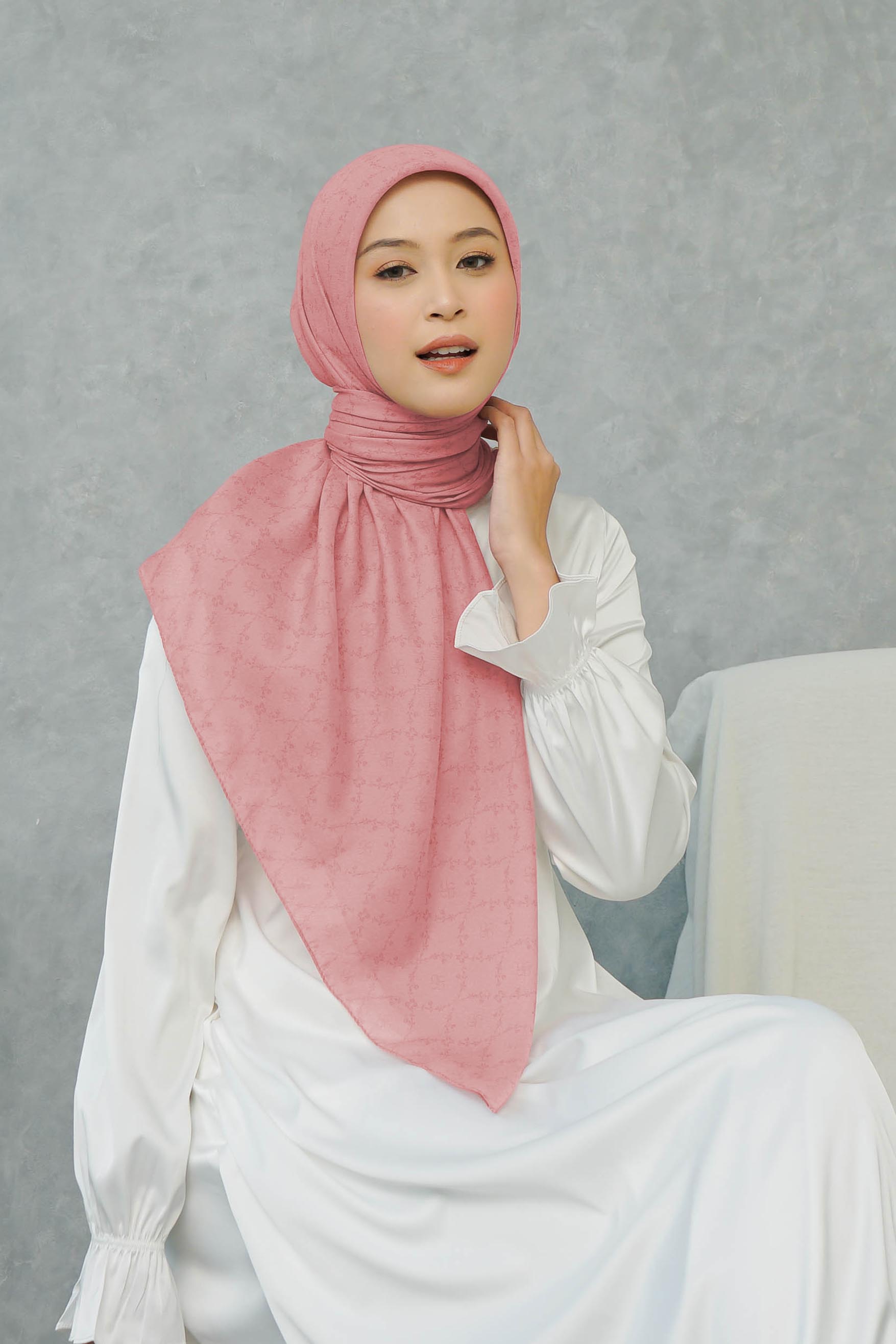 Ultrafine Ileana Scarf Kerudung Segi Empat