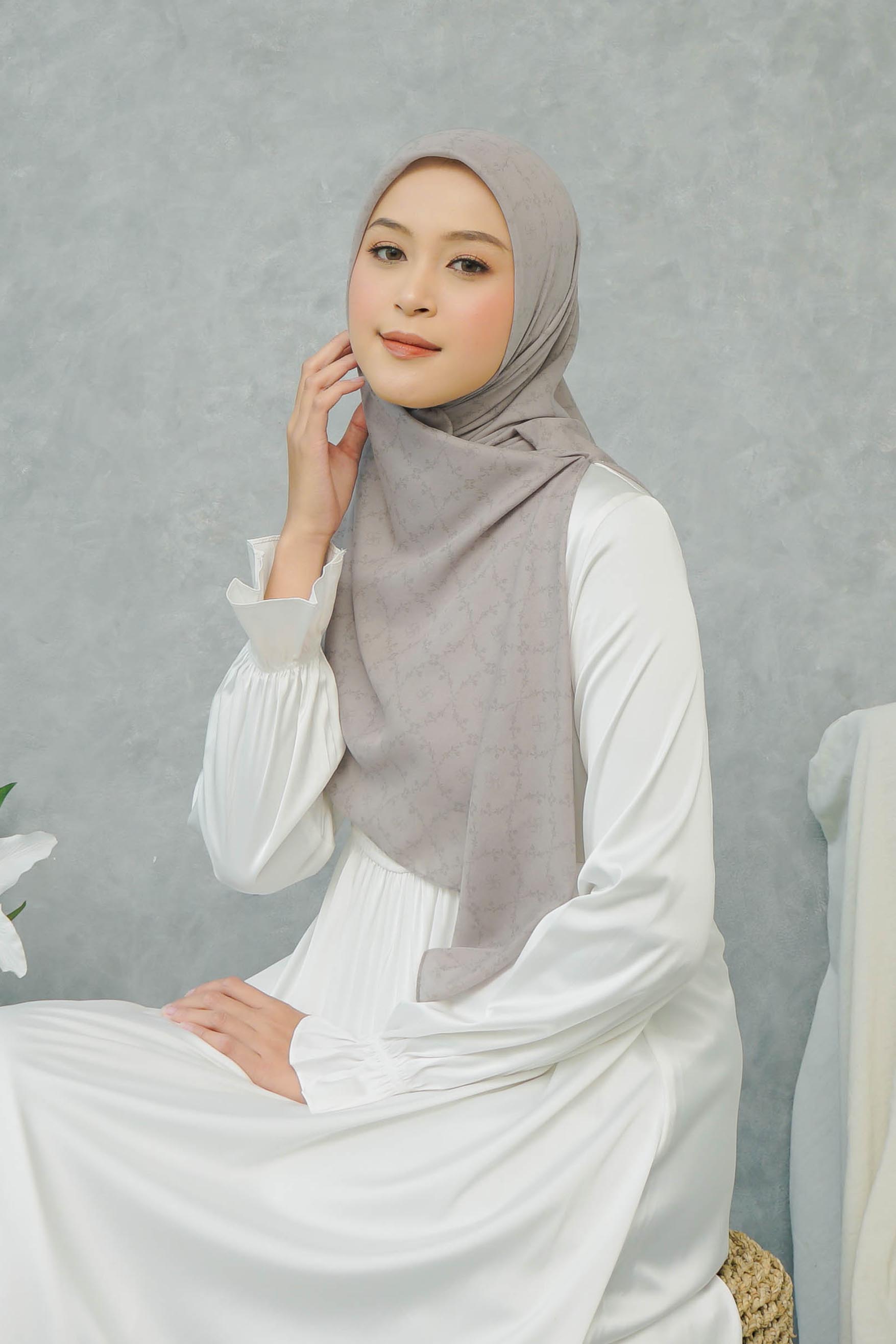 Ultrafine Ileana Scarf Kerudung Segi Empat