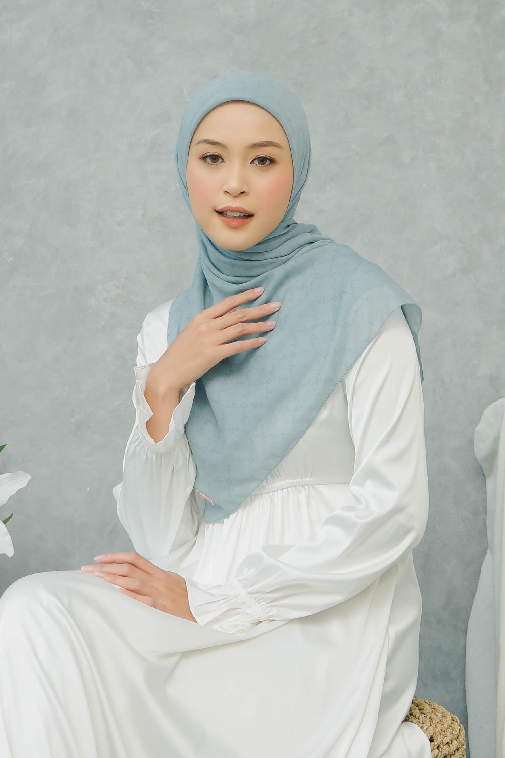 Ultrafine Ileana Scarf Kerudung Segi Empat