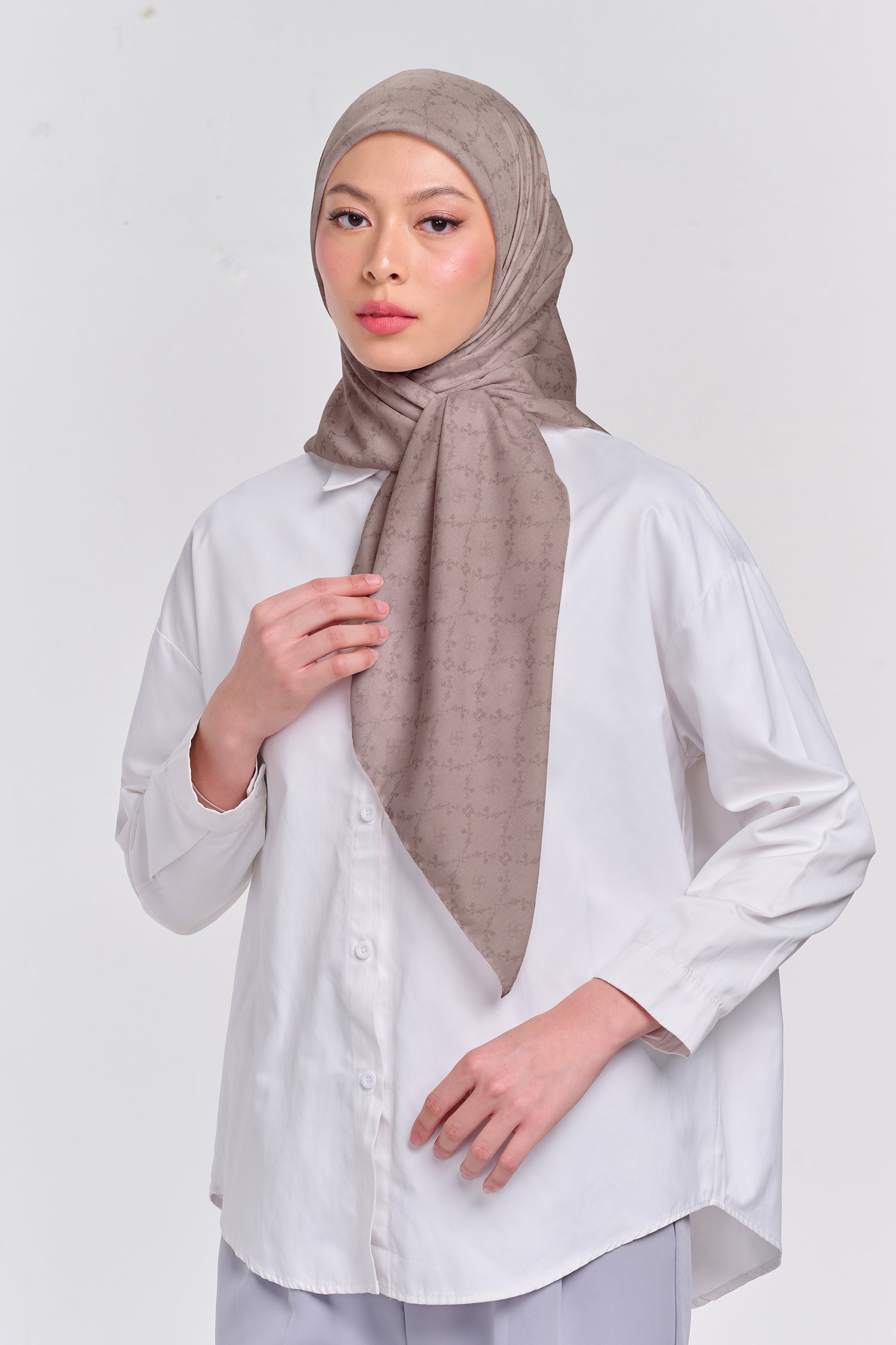 Ultrafine Ileana Scarf Kerudung Segi Empat