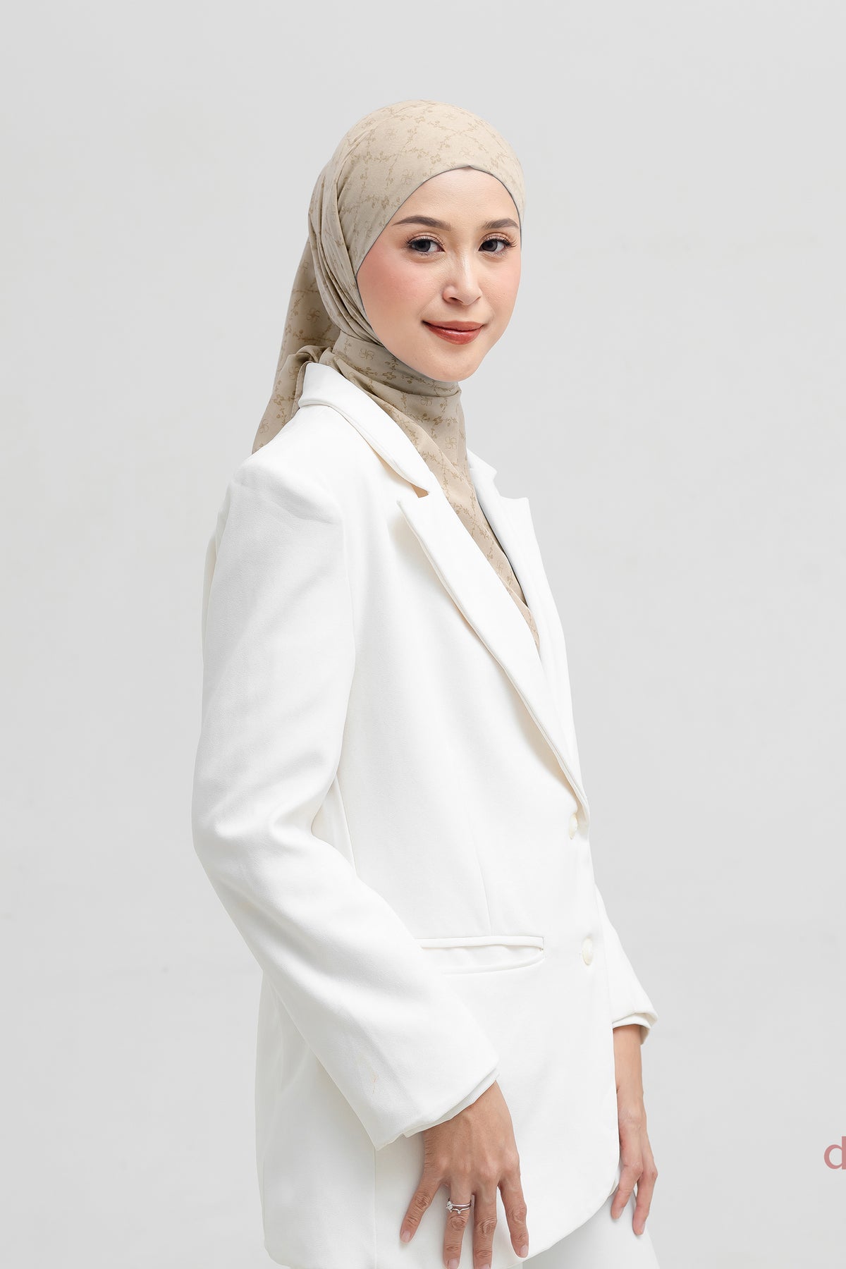 Ultrafine Ileana Hijab Khimar Bandana Khiban Premium