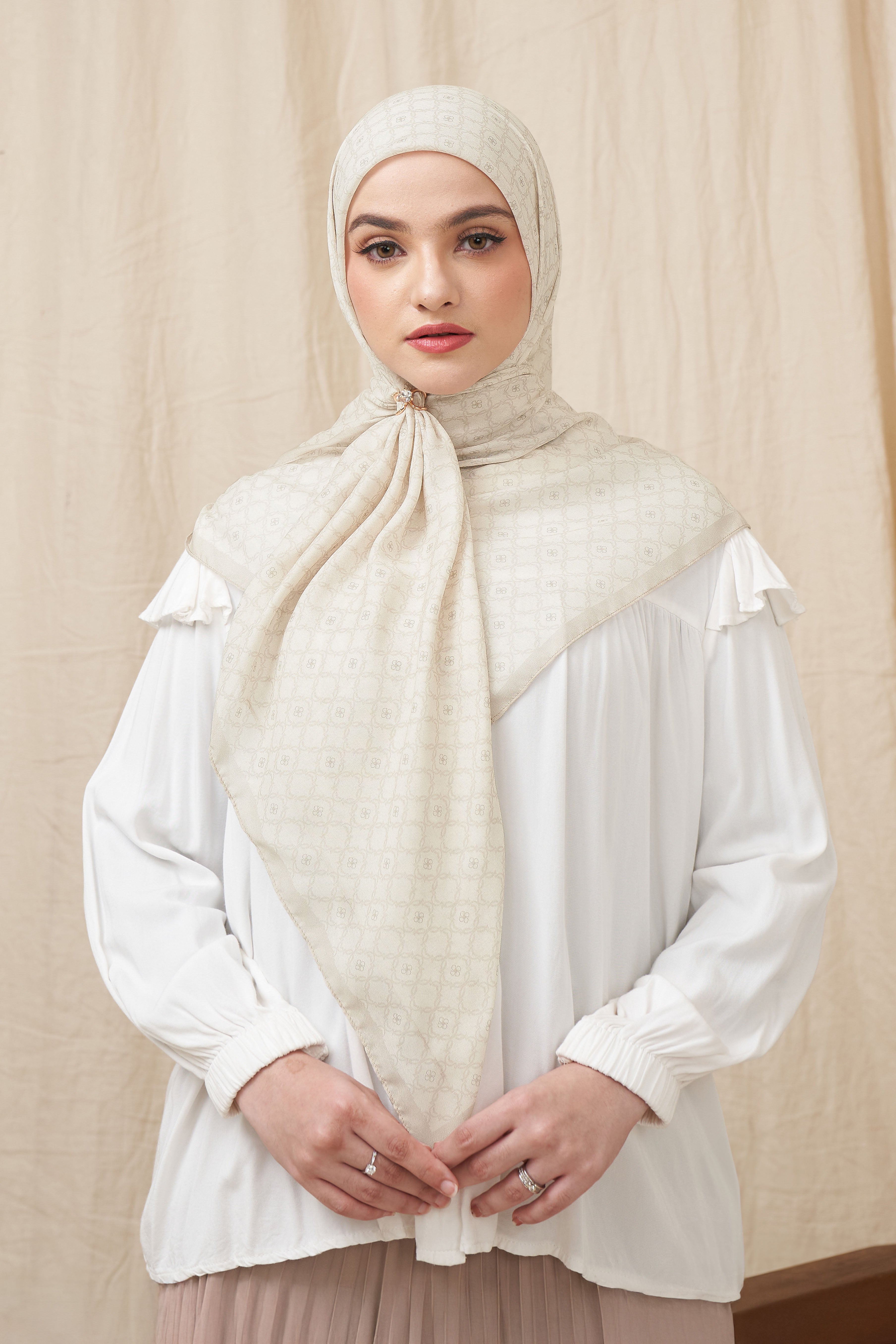 Ultrafine Ivana Scarf Kerudung Segi Empat