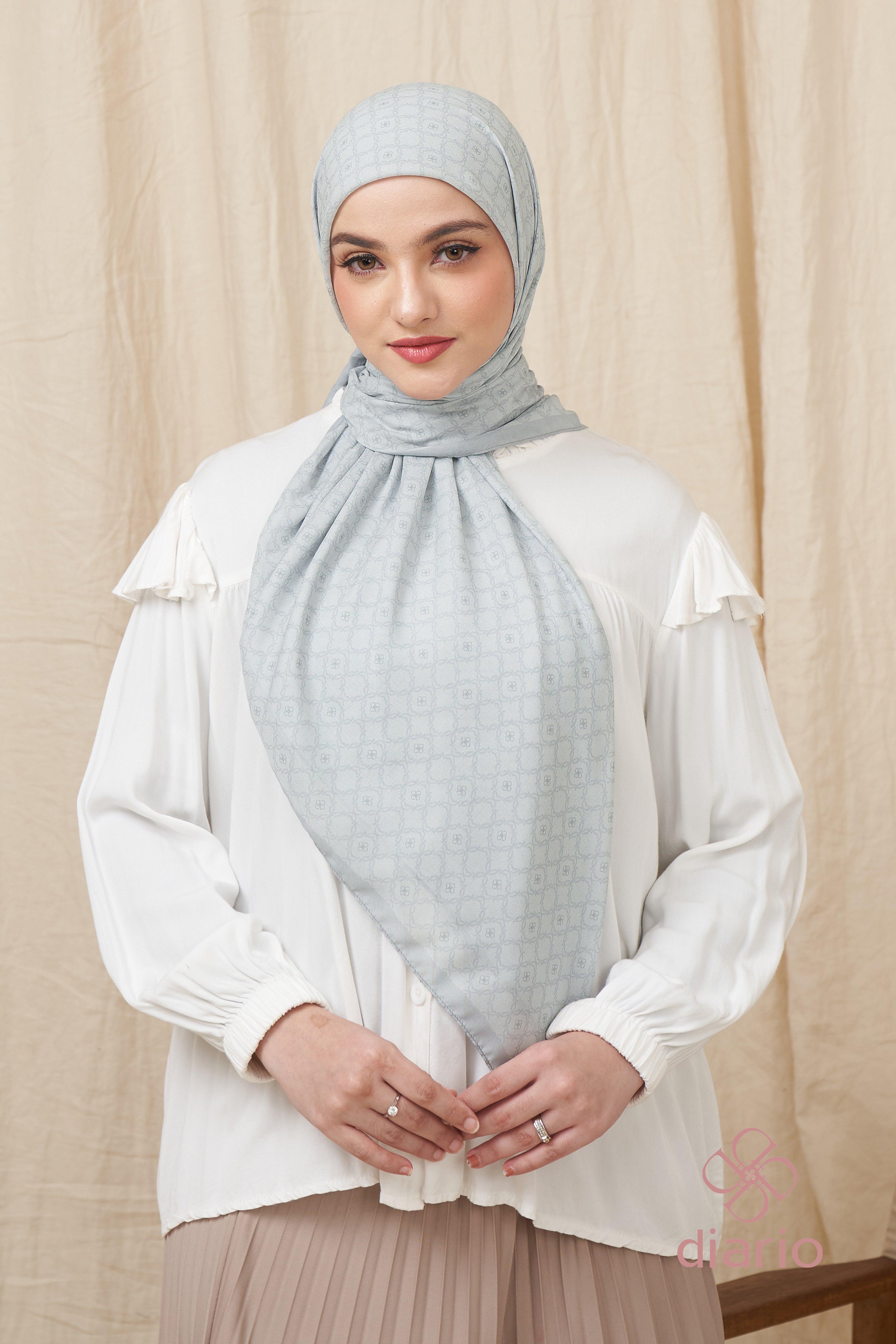 Diario - Ultrafine Ivana Scarf Kerudung Segi Empat