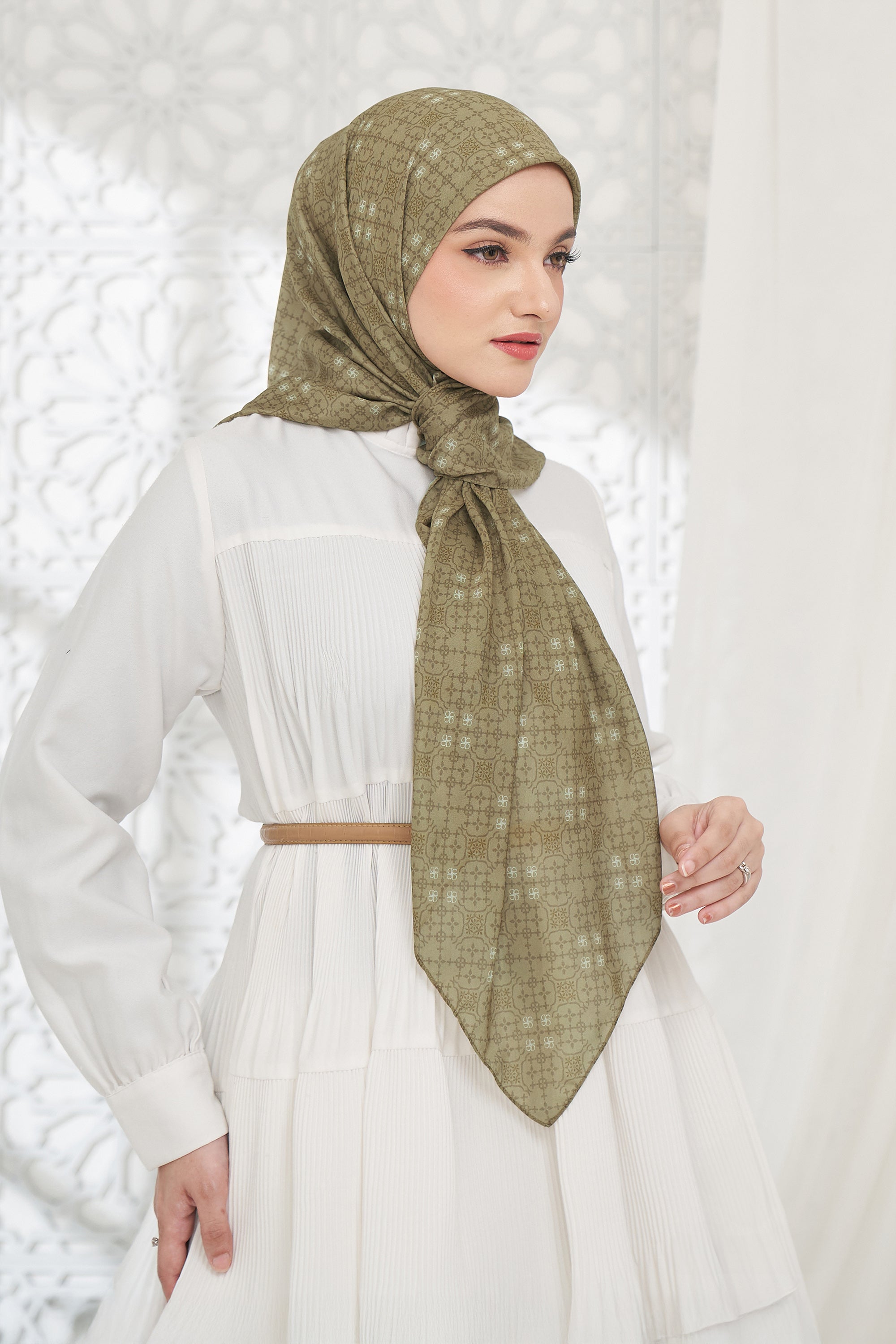Ultrafine Jenna Scarf Kerudung Segi Empat