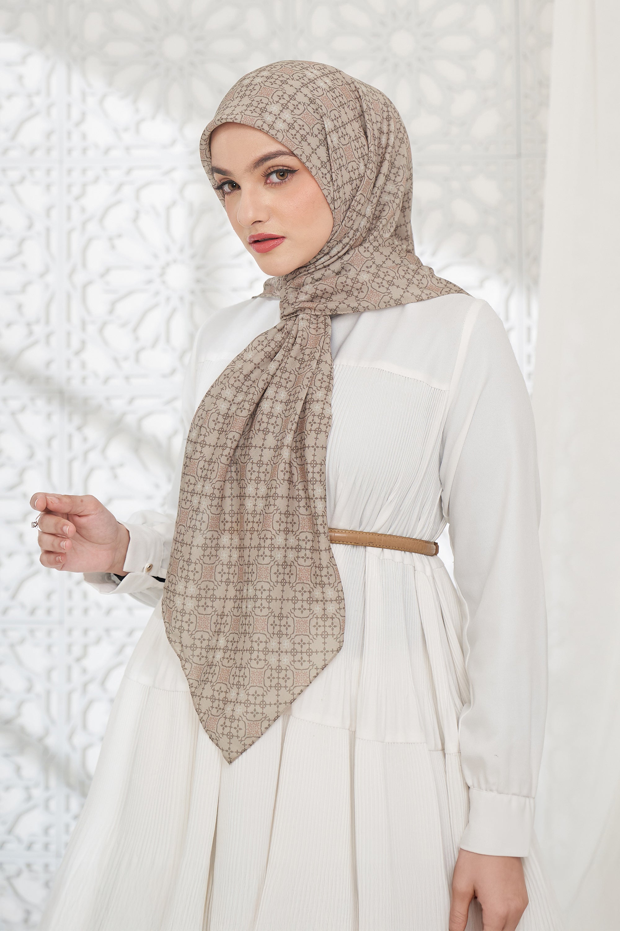 Ultrafine Jenna Scarf Kerudung Segi Empat