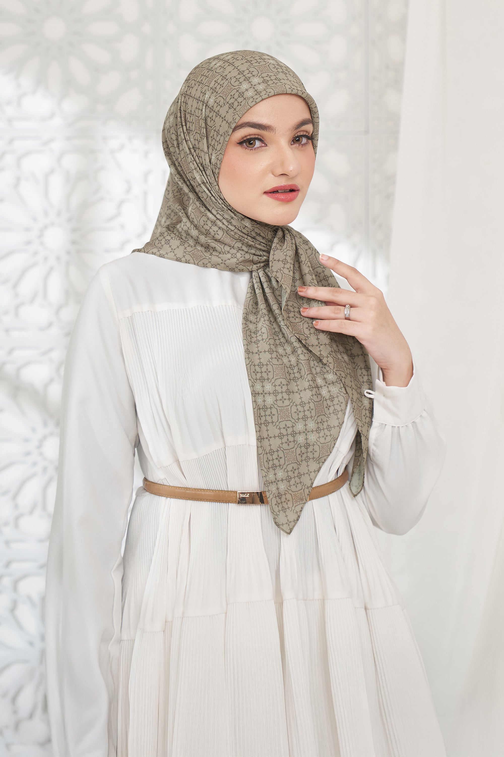 Ultrafine Jenna Scarf Kerudung Segi Empat