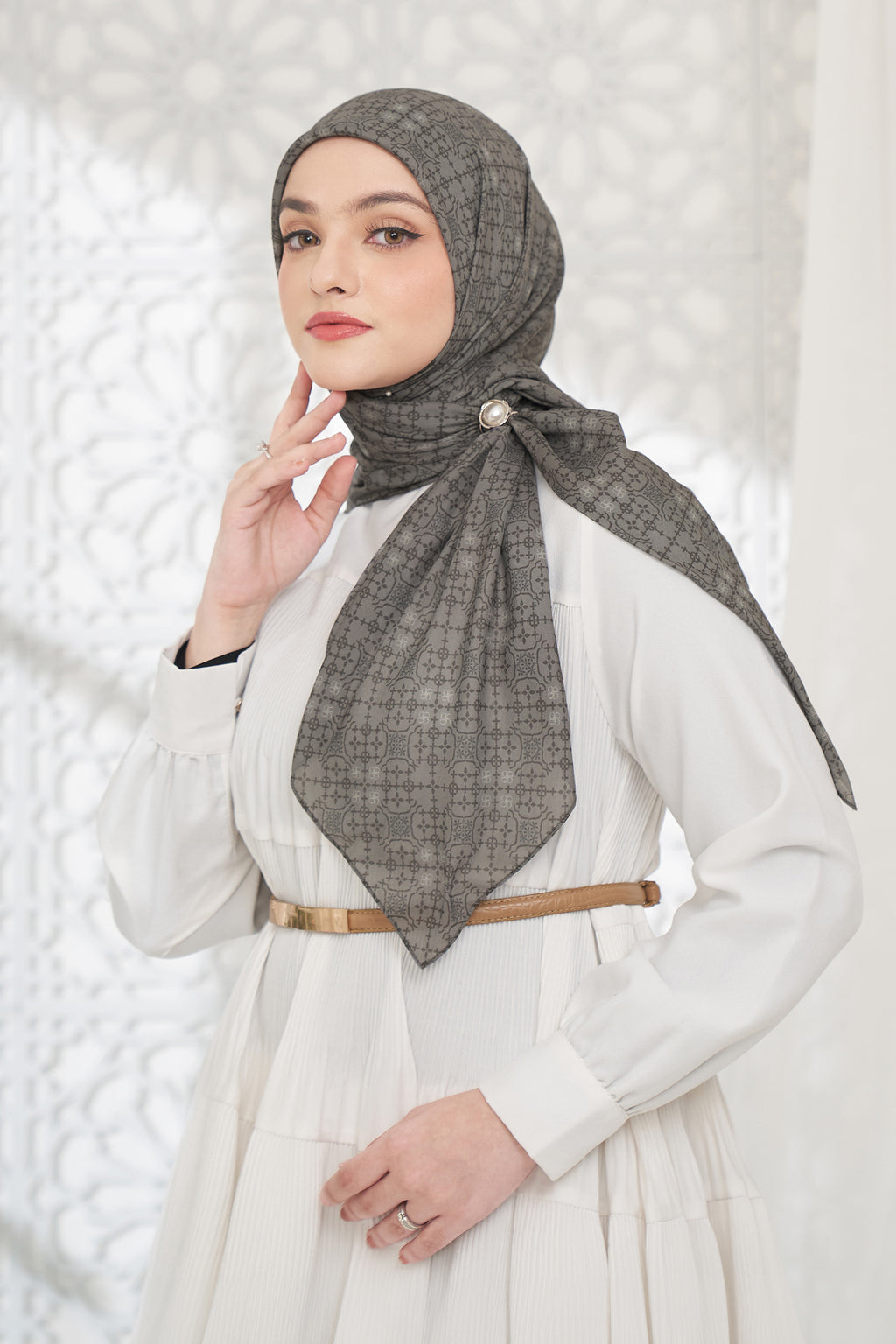 Ultrafine Jenna Scarf Kerudung Segi Empat