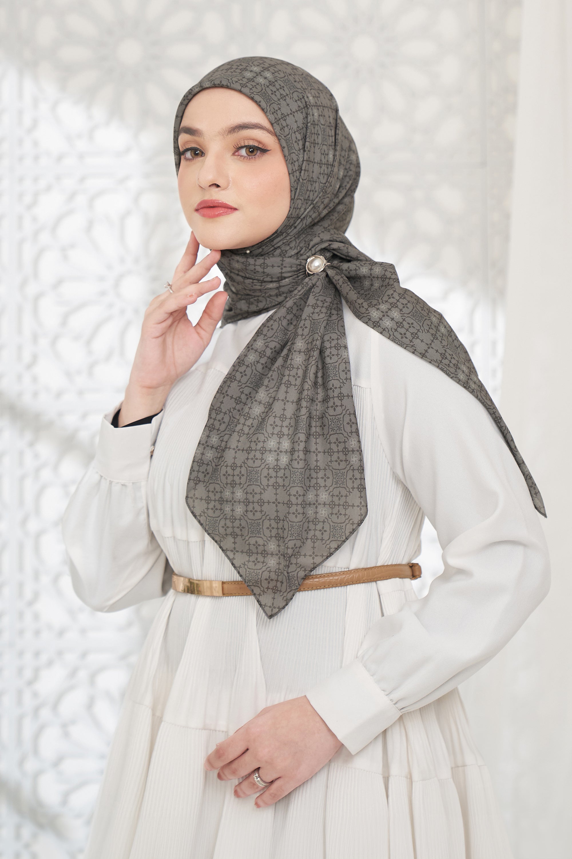 Ultrafine Jenna Scarf Kerudung Segi Empat
