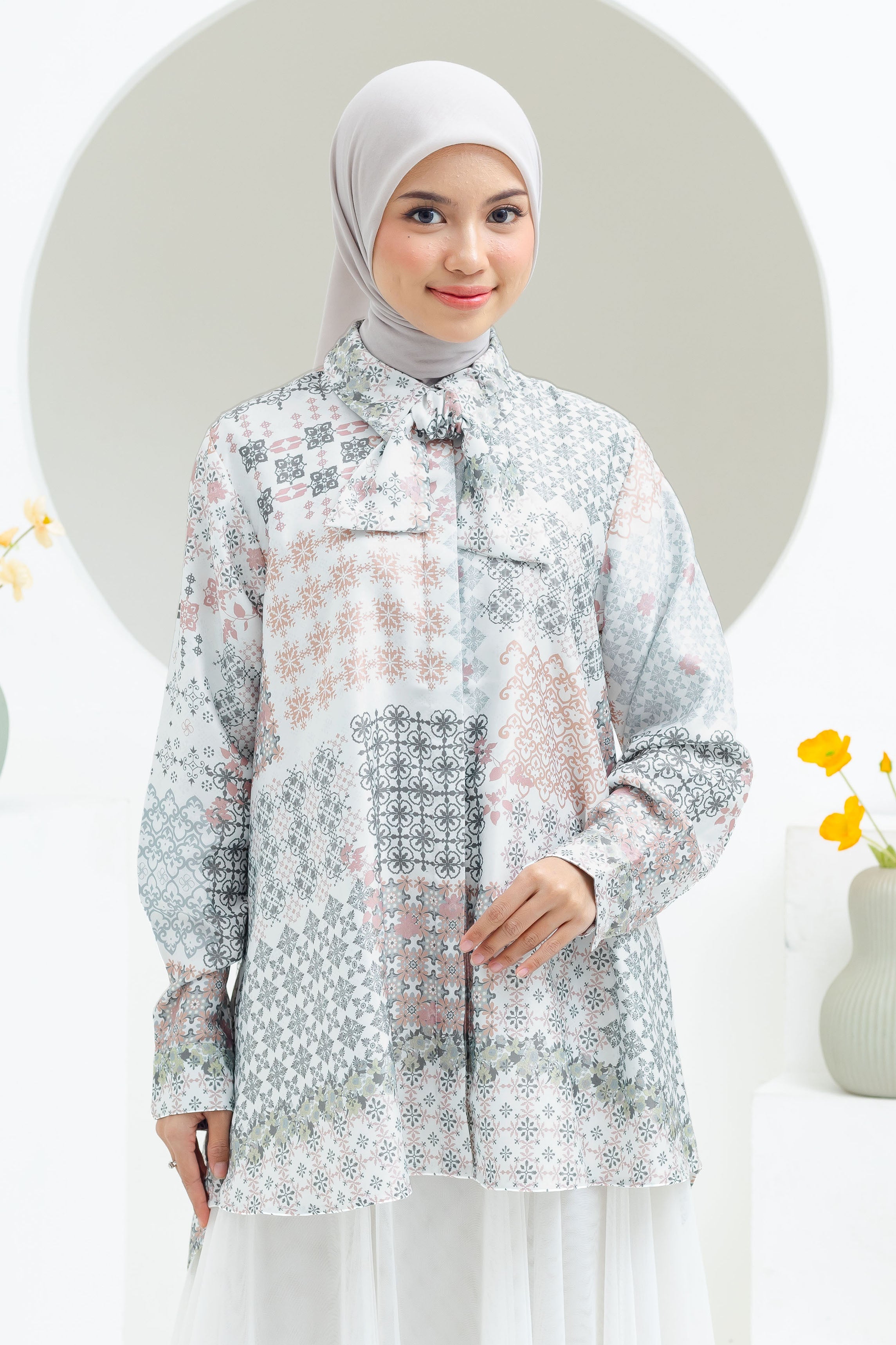 Kemeja Wanita Larissa Series
