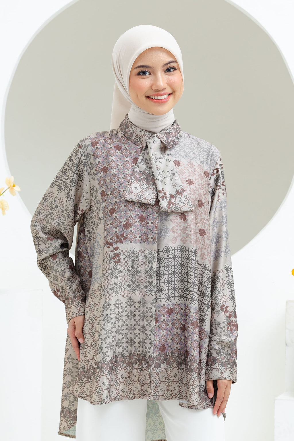Kemeja Wanita Larissa Series