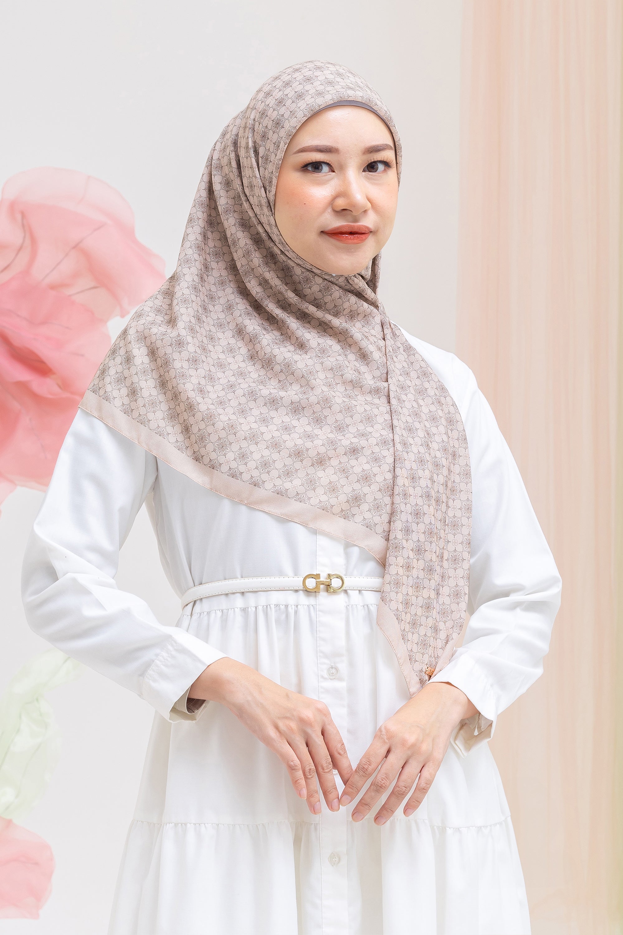 Ultrafine Lily Scarf Kerudung Segi Empat