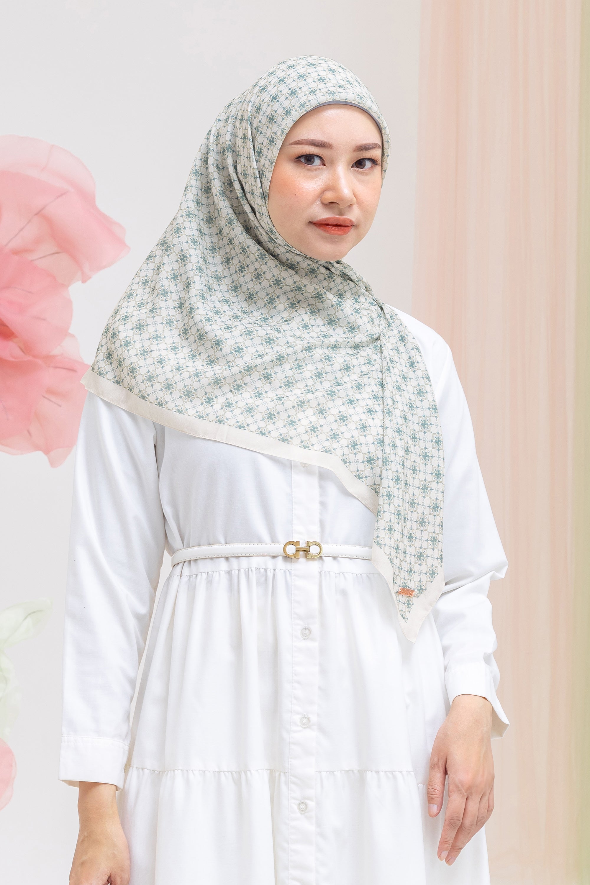 Ultrafine Lily Scarf Kerudung Segi Empat