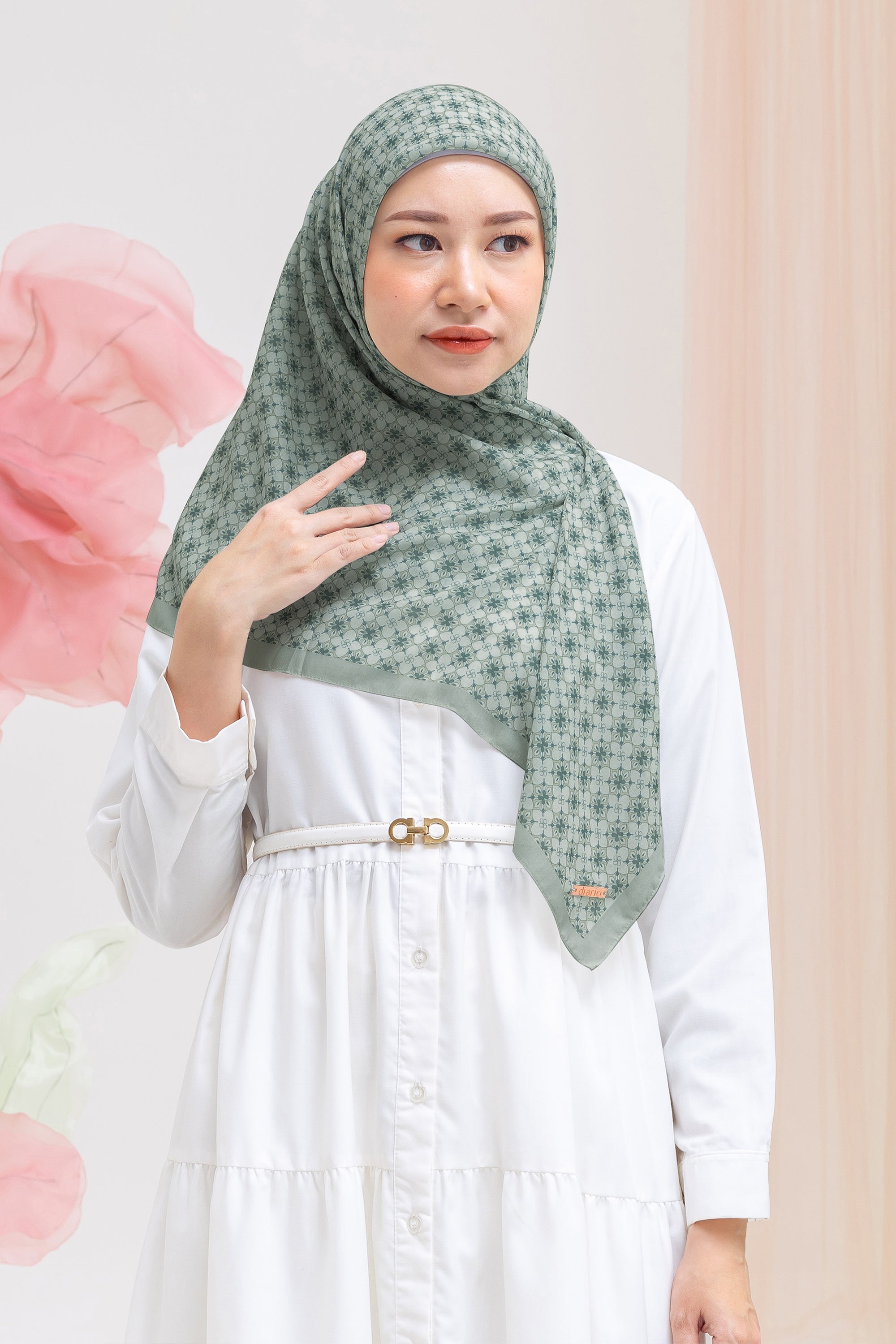 Ultrafine Lily Scarf Kerudung Segi Empat