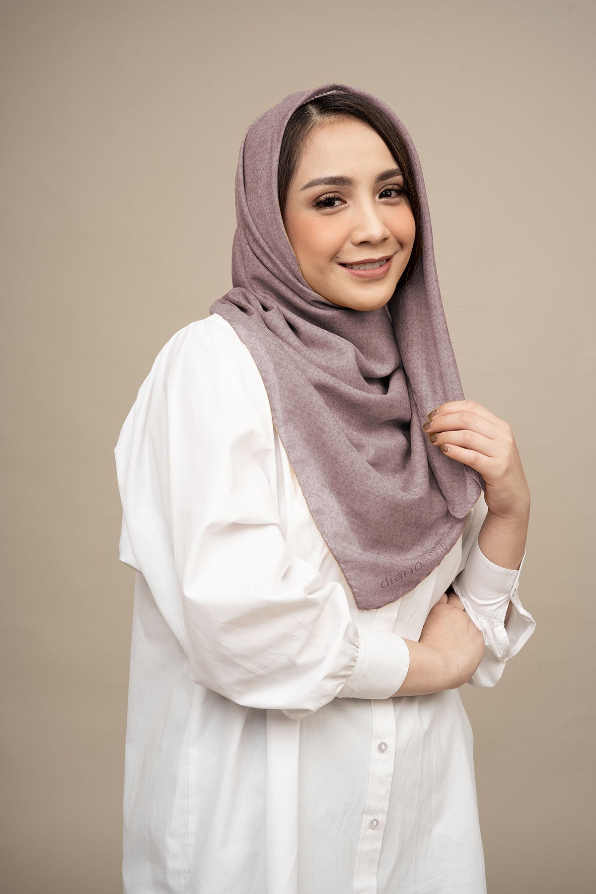 Diario x Nagita Slavina - Ultrafine Plain Scarf Kerudung Segi Empat