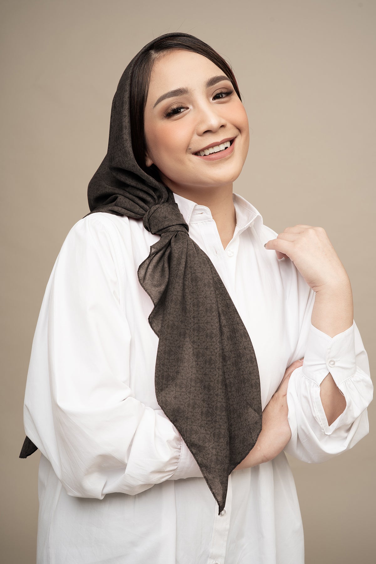 Diario x Nagita Slavina - Ultrafine Plain Scarf Kerudung Segi Empat