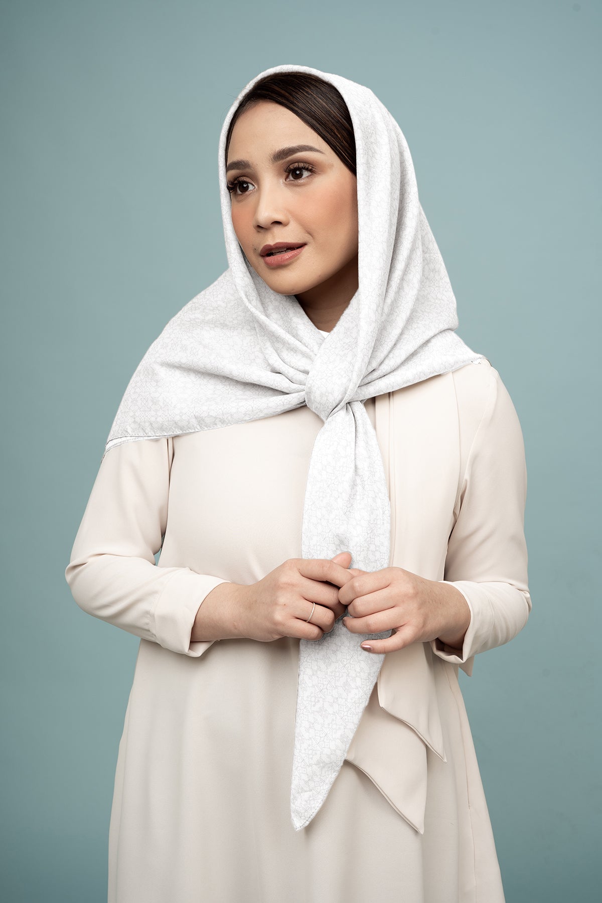 Diario x Nagita Slavina - Ultrafine Plain Scarf Kerudung Segi Empat