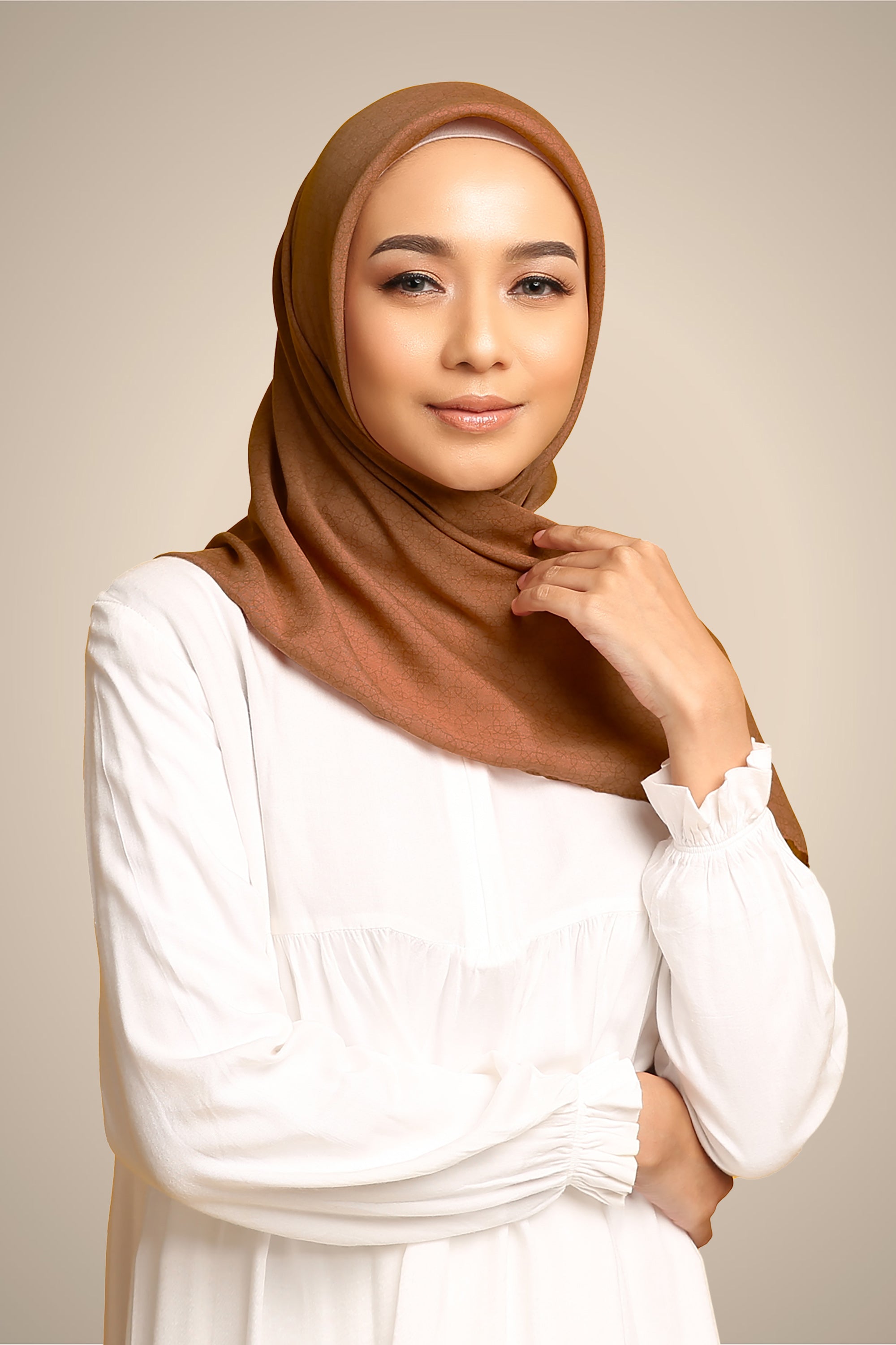 Diario x Nagita Slavina - Ultrafine Travel Series Plain Scarf Kerudung Segi Empat