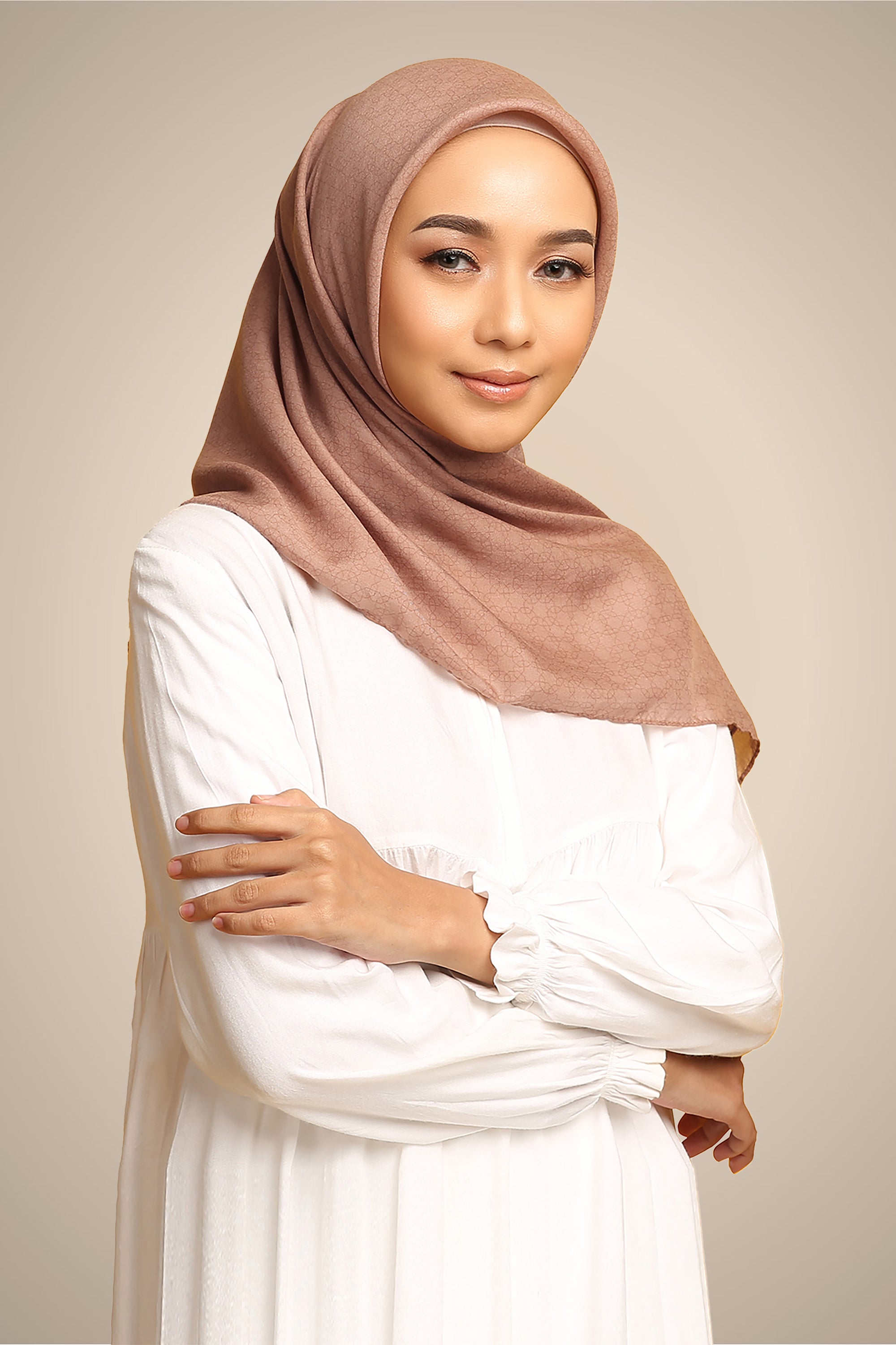 Diario x Nagita Slavina - Ultrafine Travel Series Plain Scarf Kerudung Segi Empat