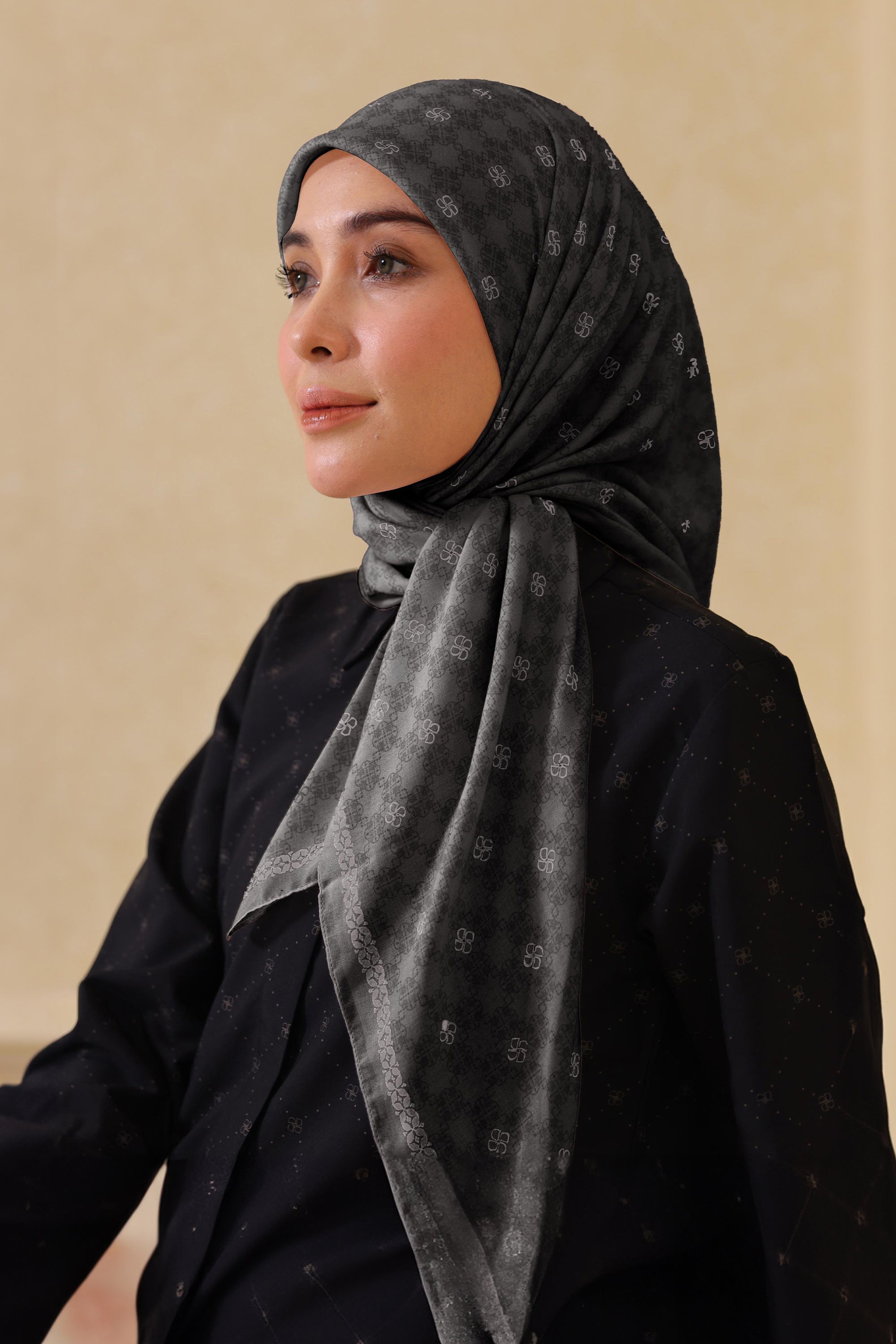 Ultrafine Najwa Scarf Kerudung Segi Empat