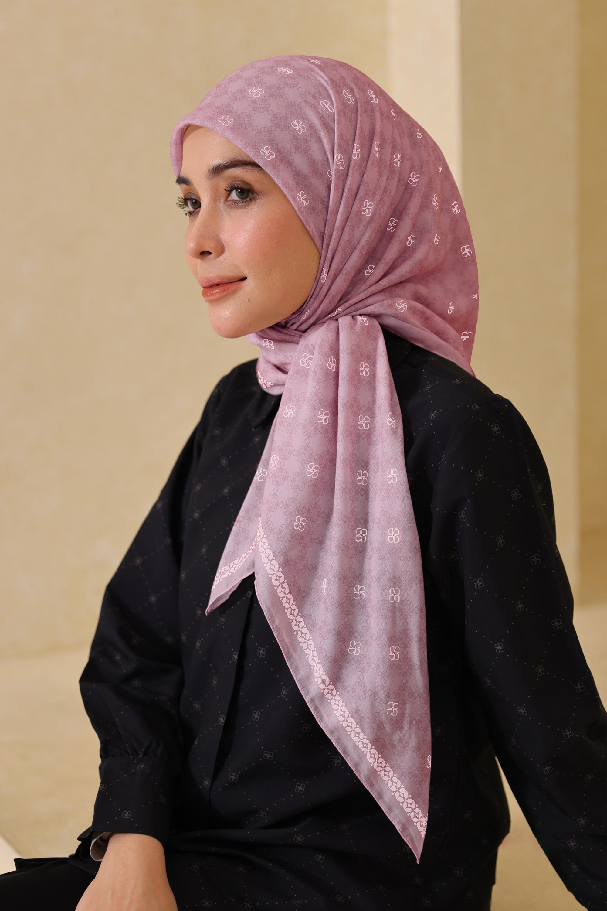 Ultrafine Najwa Scarf Kerudung Segi Empat