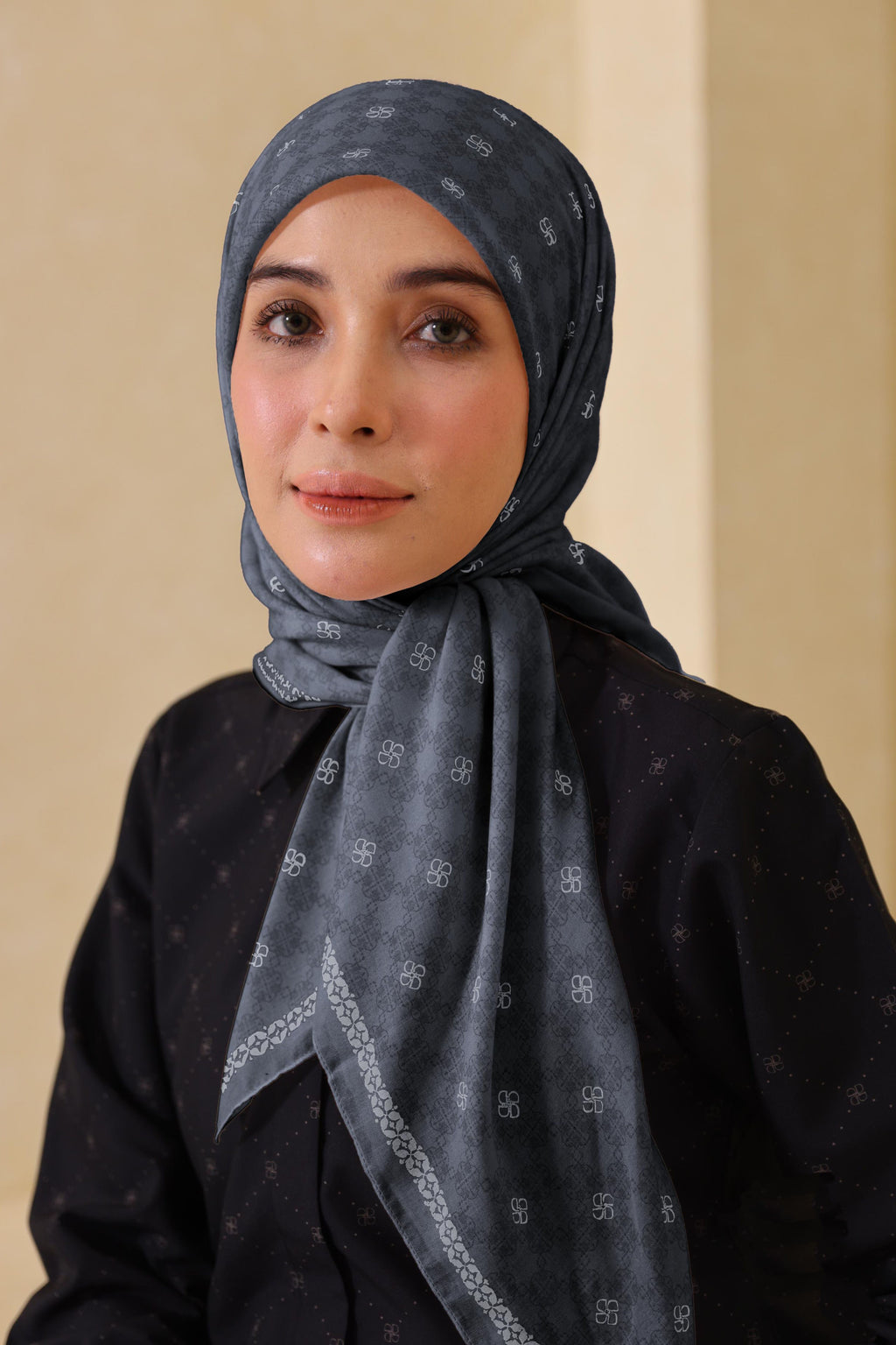 Ultrafine Najwa Scarf Kerudung Segi Empat