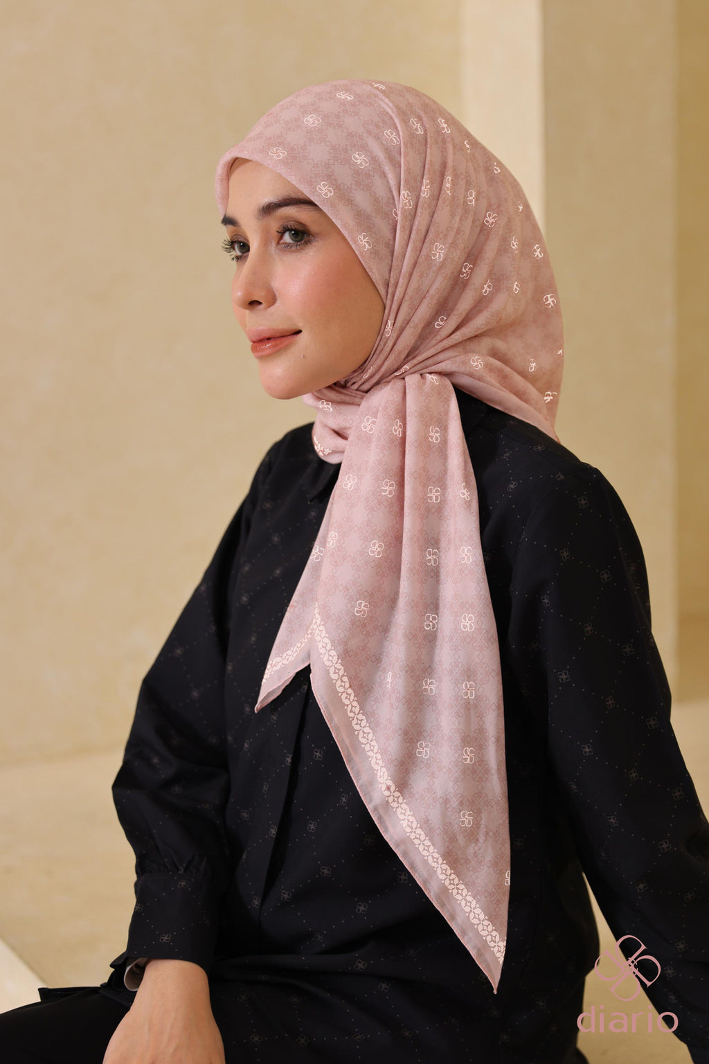 Diario - Ultrafine Najwa Scarf Kerudung Segi Empat